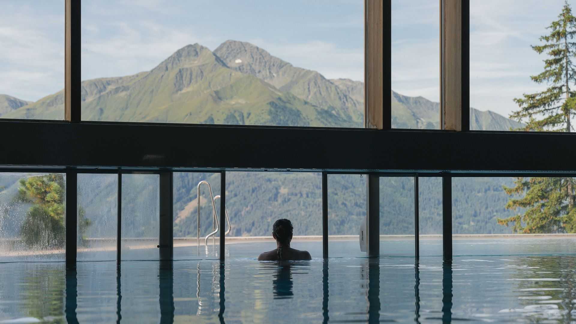 Nidum Wellness Hallenbad Model2