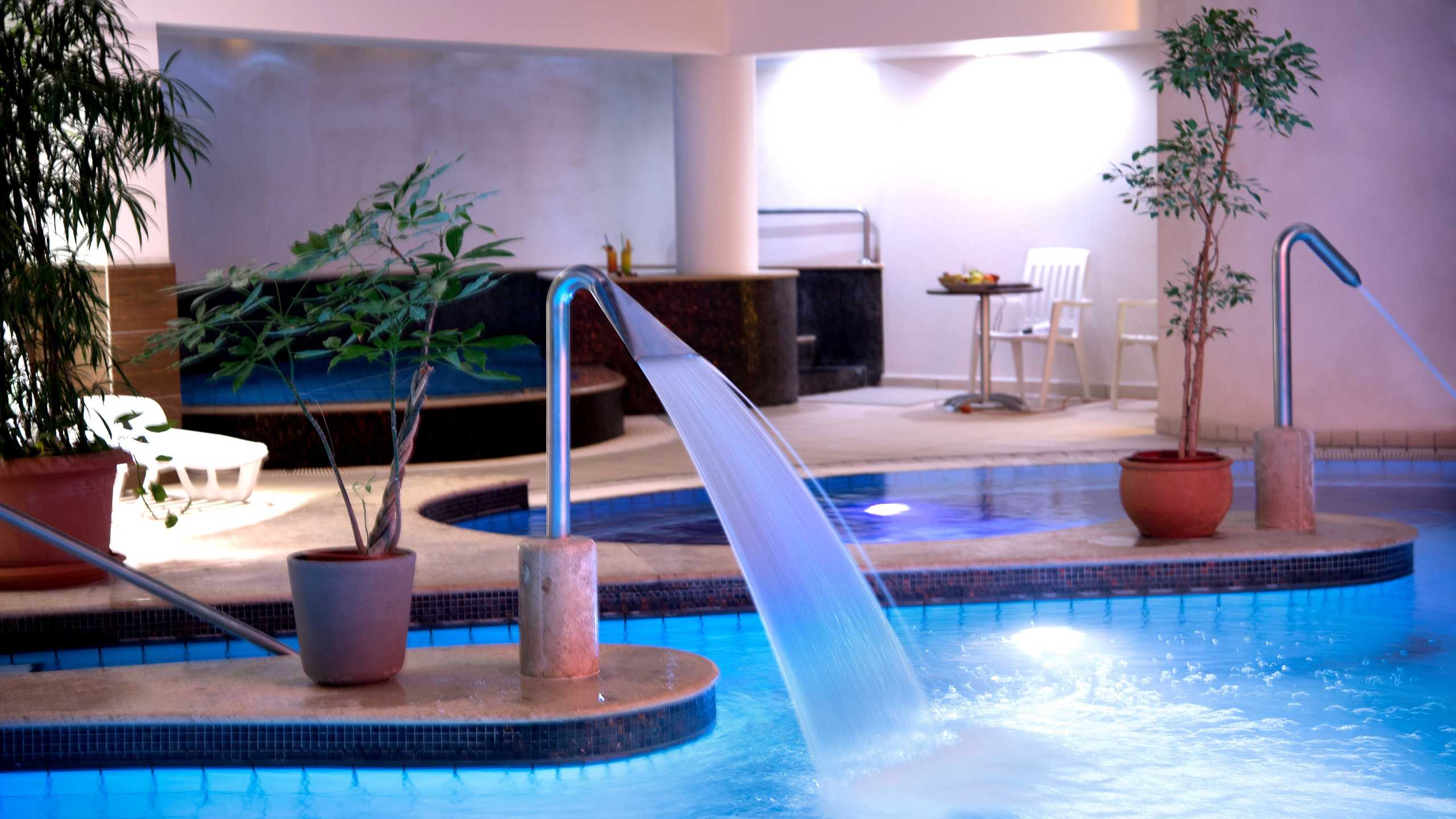 Palace Heviz Wellness Hallenbad14