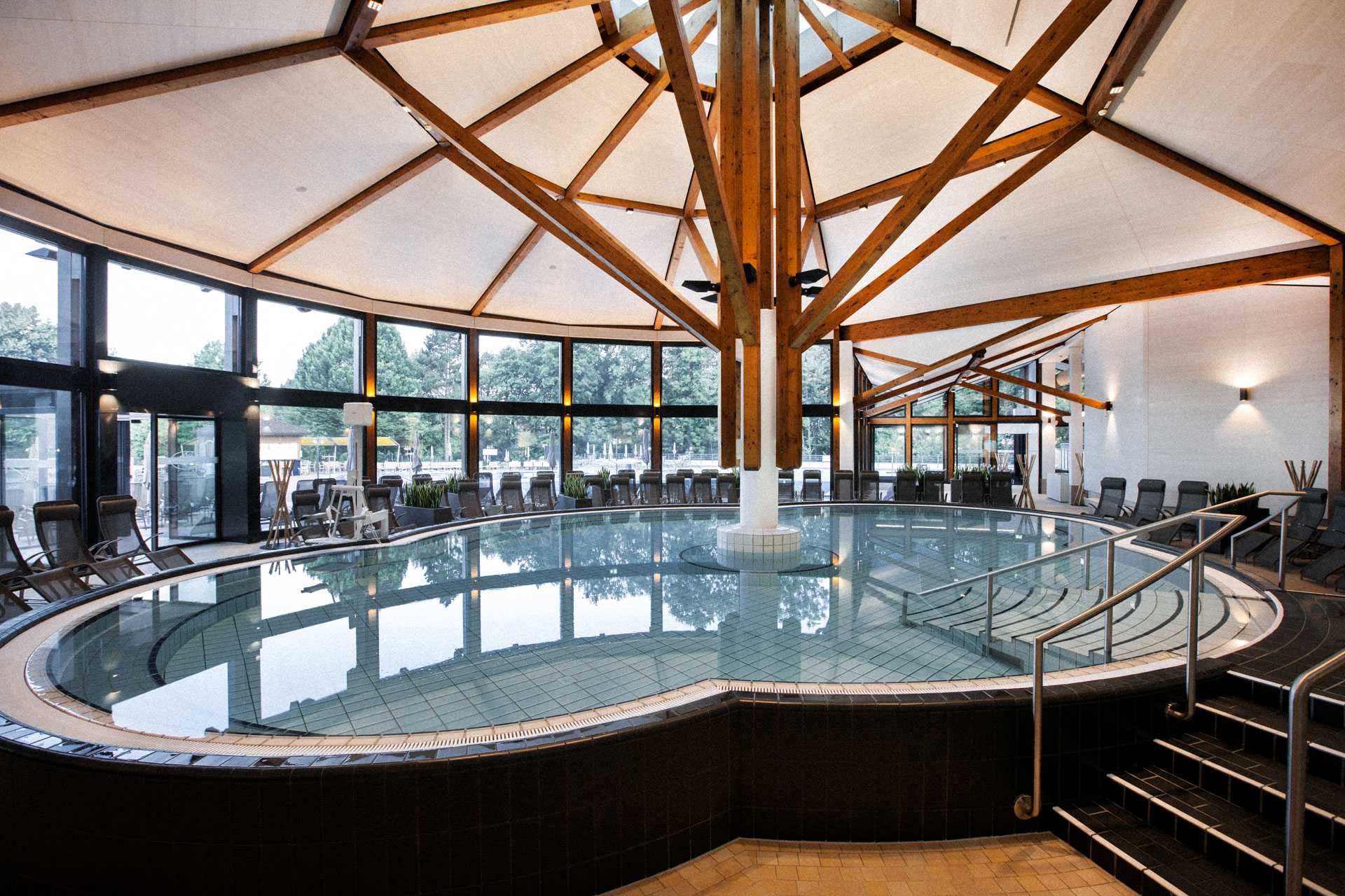Heiltherme Wellness Urquellbecken