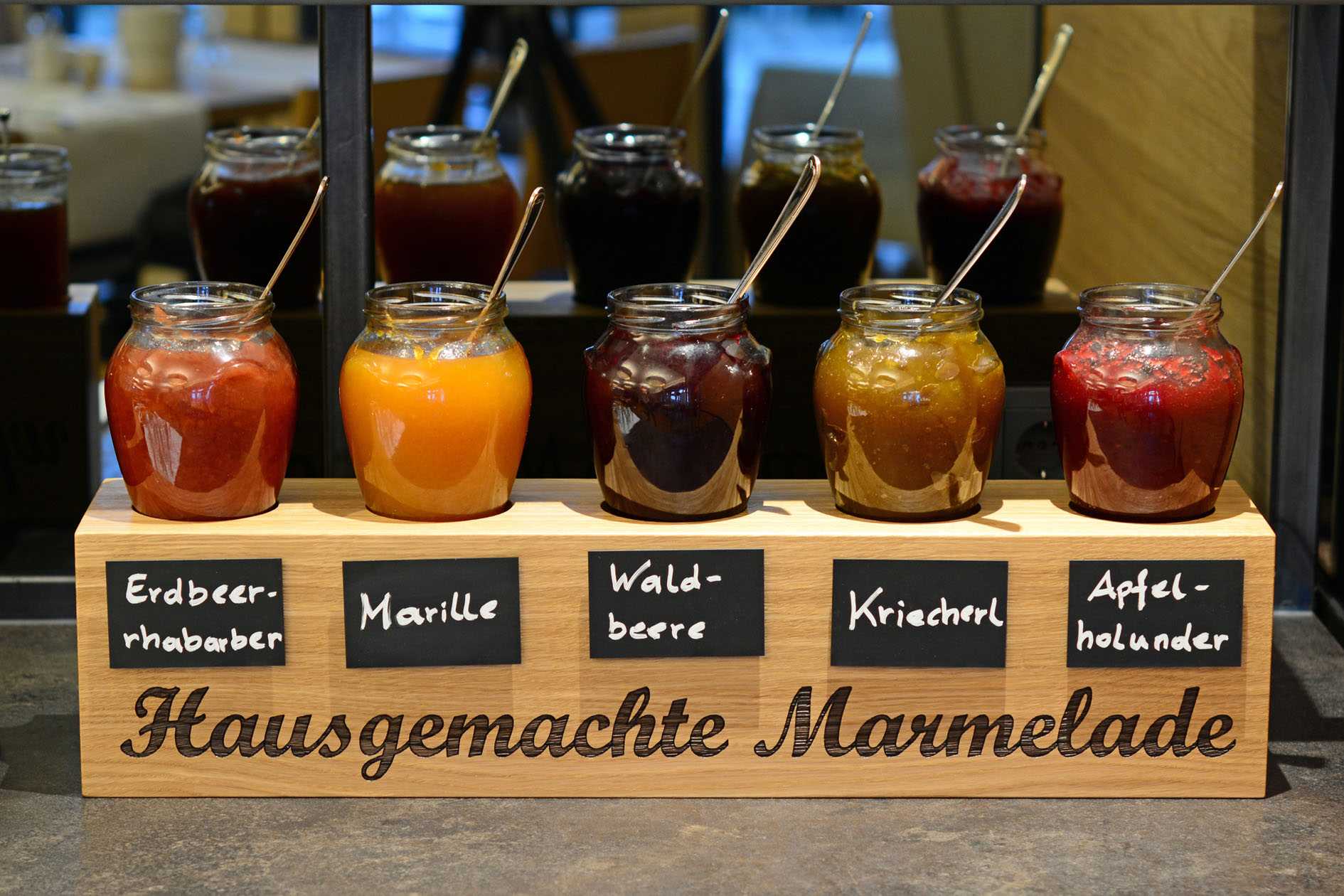 Schwarzalm Fruehstuecksbuffet Marmelade