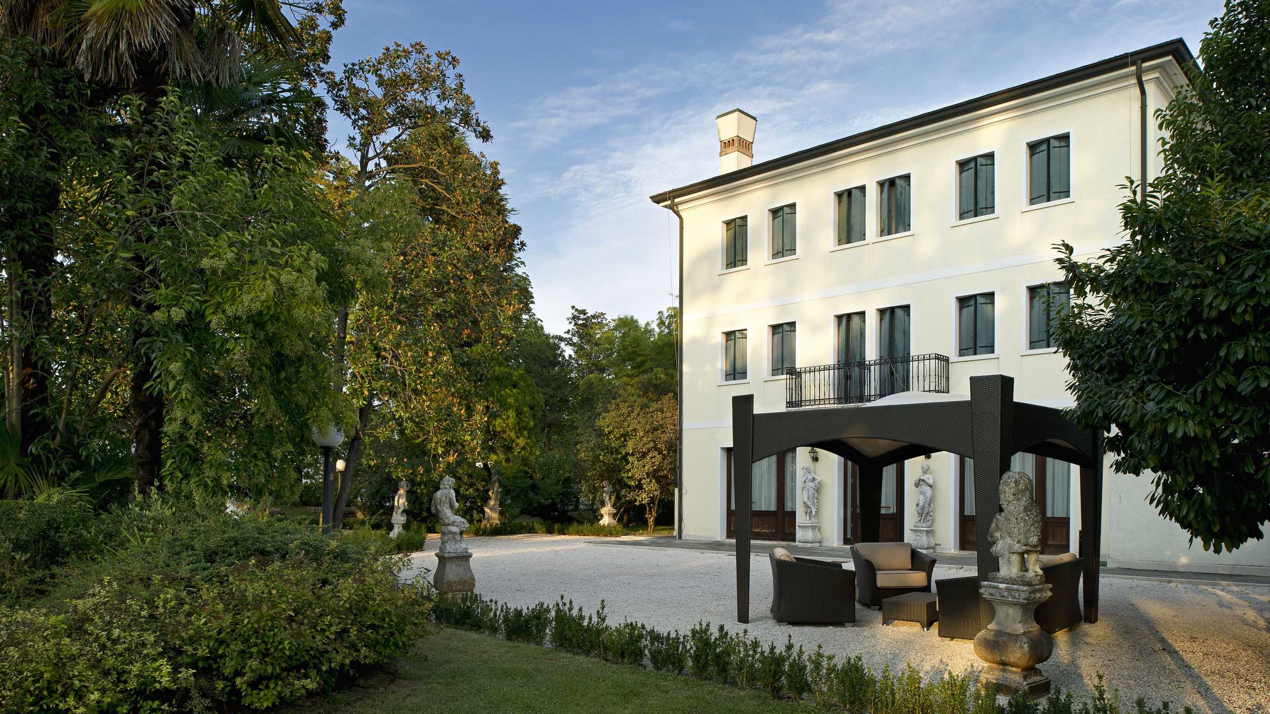 Bolognese Hotel