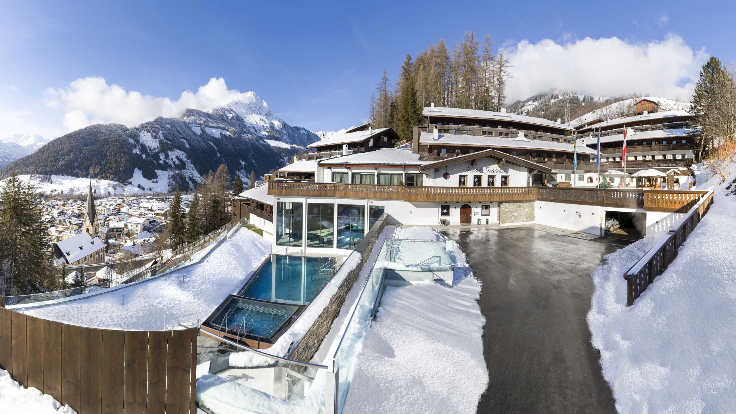 Goldried Hotel Winter