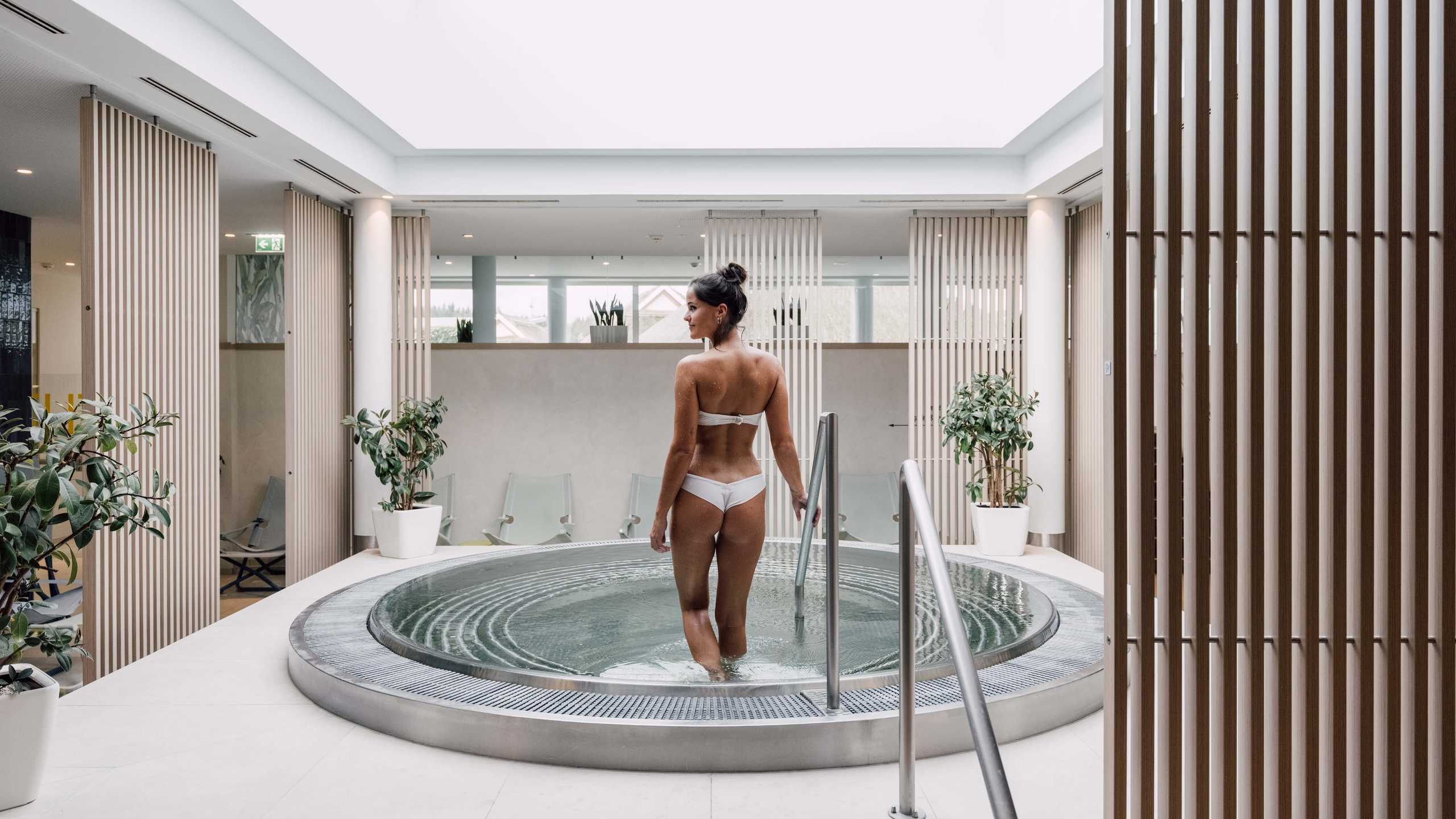 Geinberg Wellness Karibischesaunawelt Whirlpool