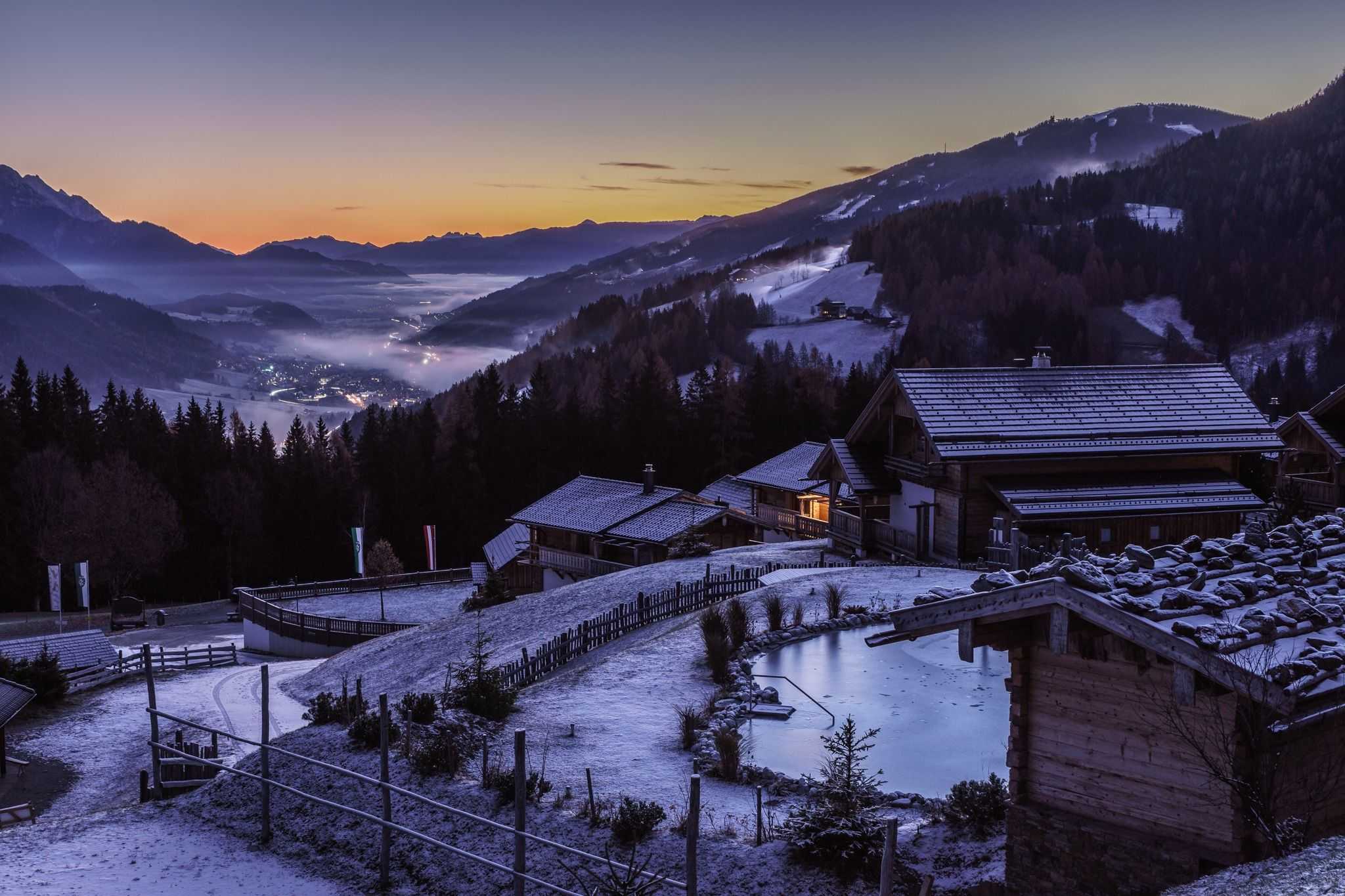 Almdorf Hotel Winter Abend2