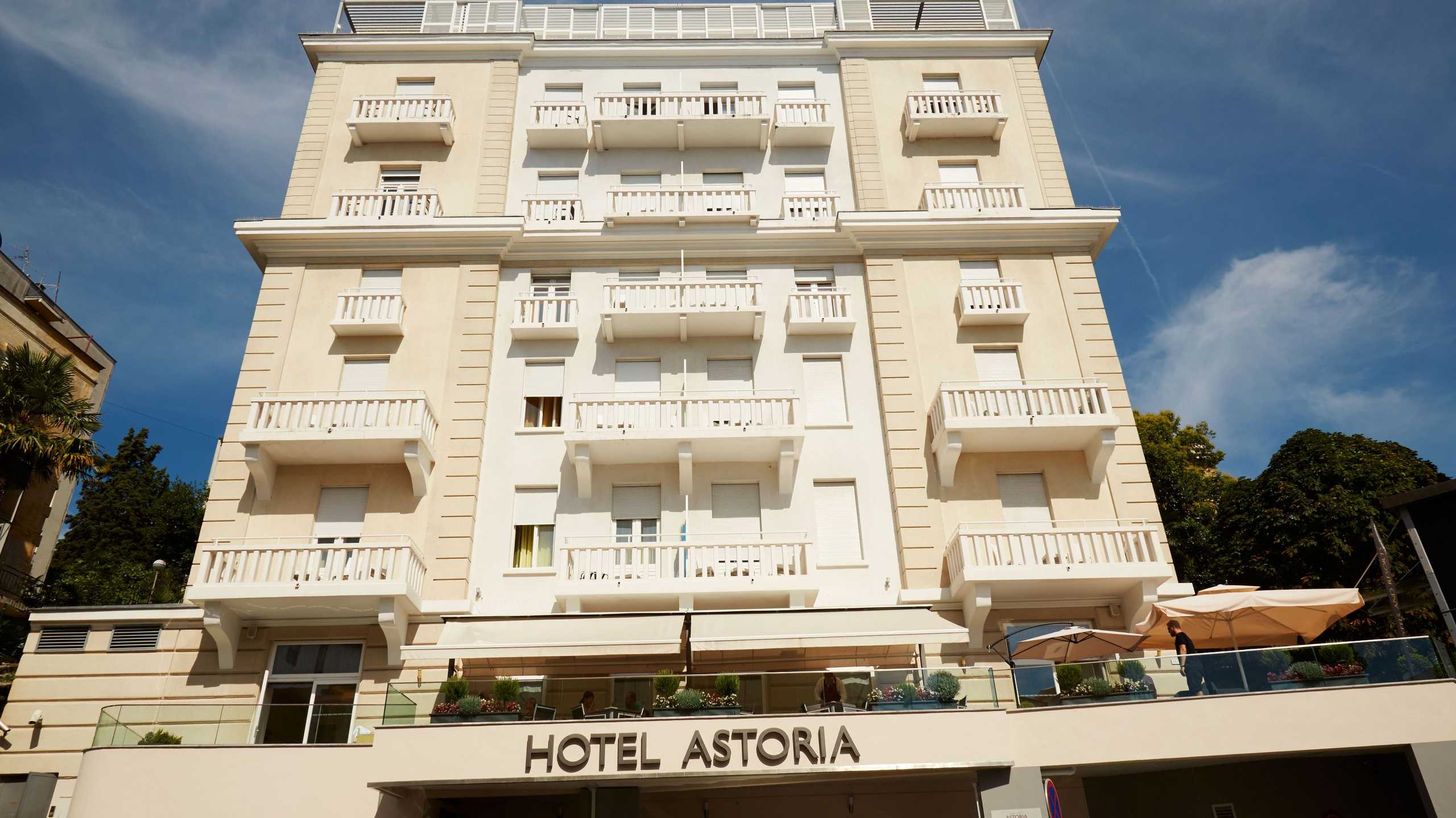 Astoria Hotel3