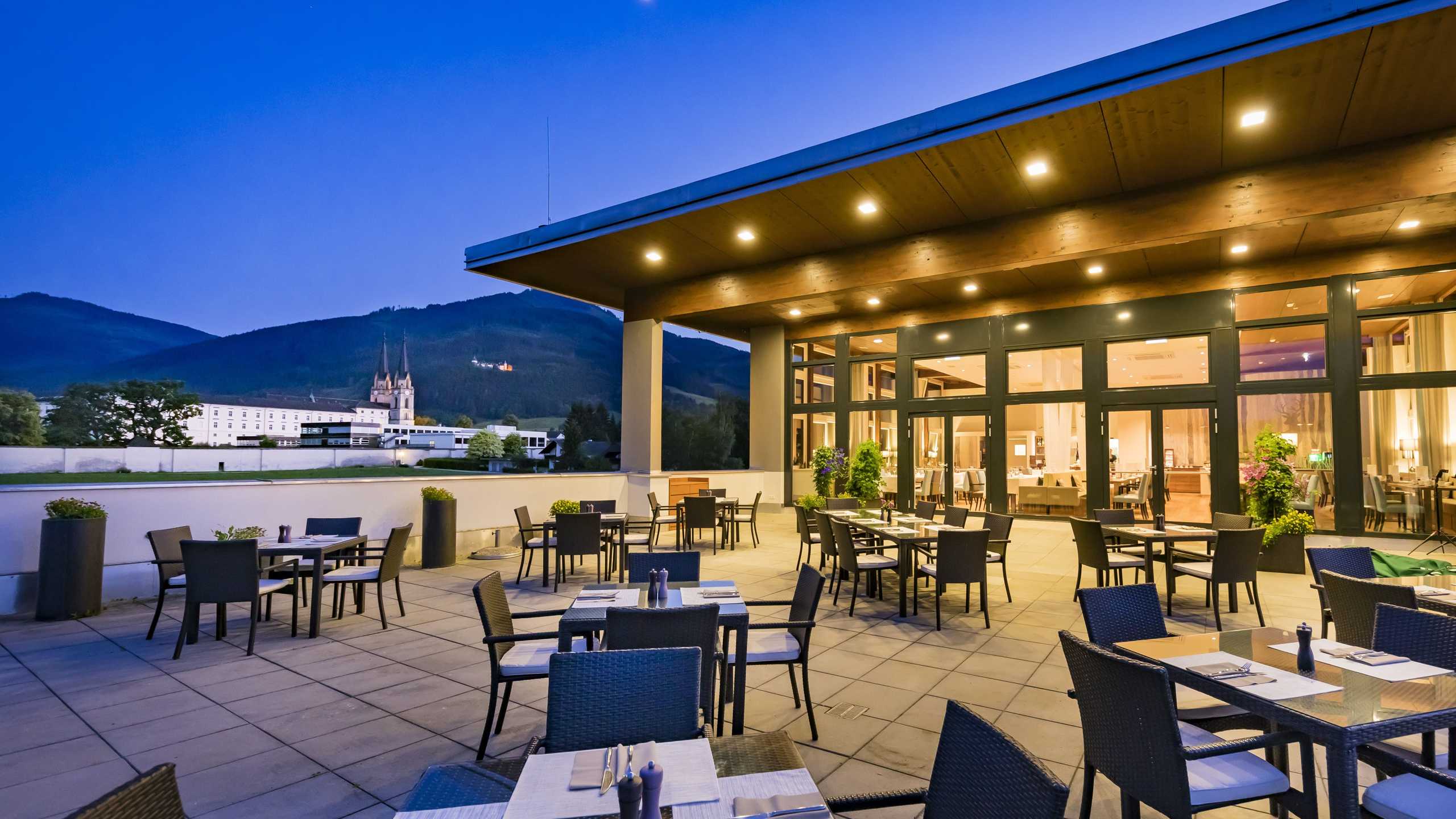 Spirodom Terrasse Abend