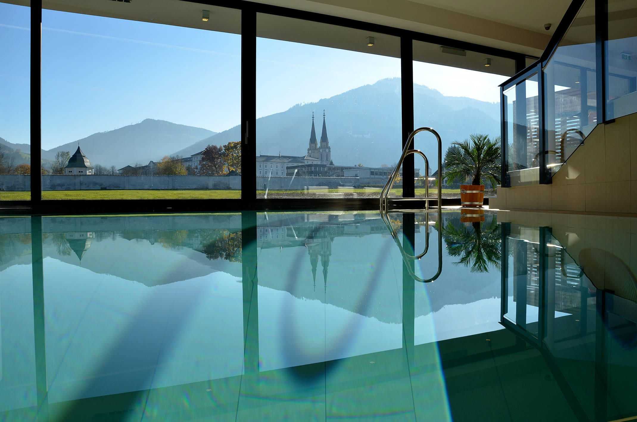 Spirodom Wellness Hallenbad2