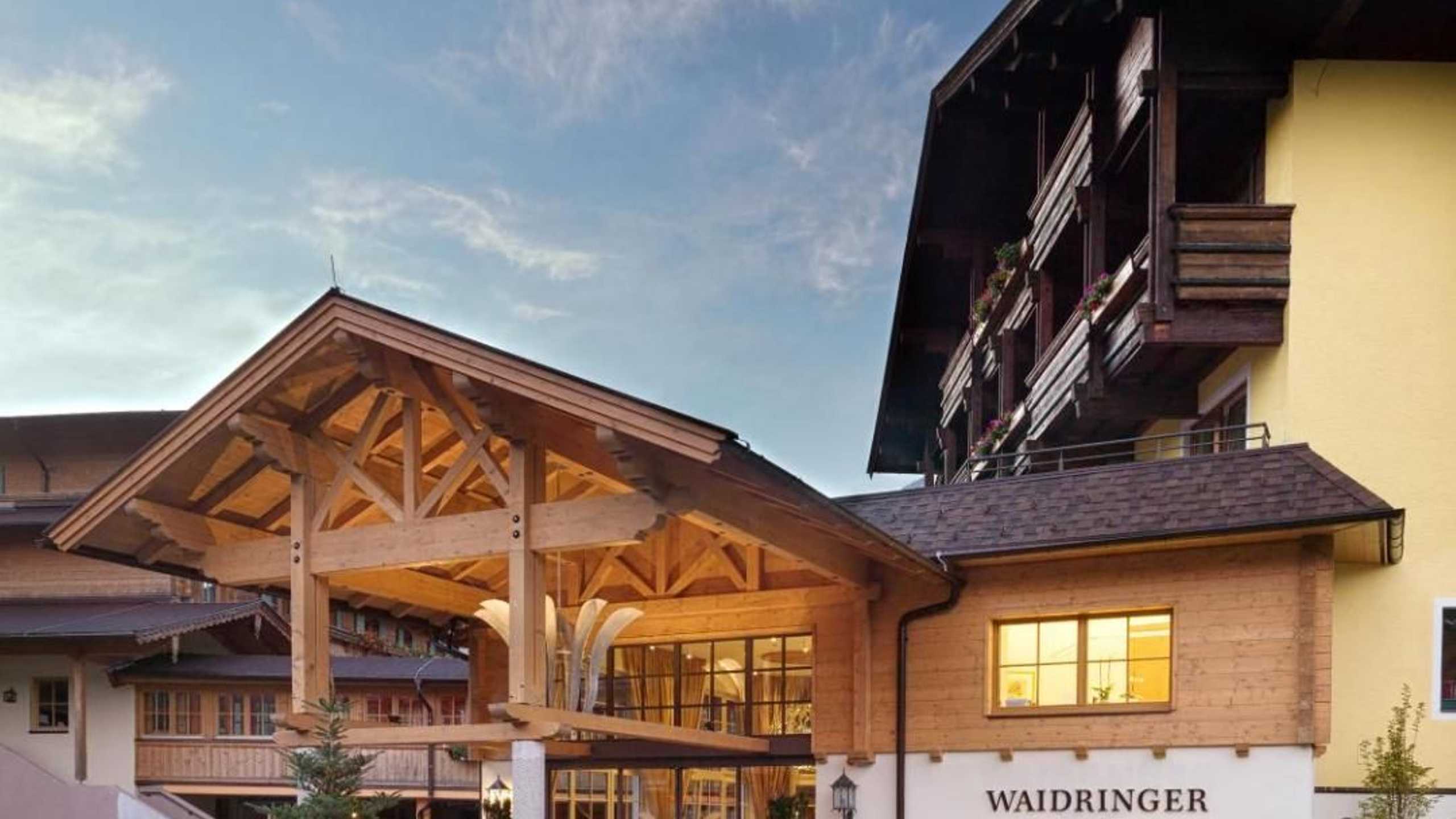 Waidringerhof Hotel Eingang