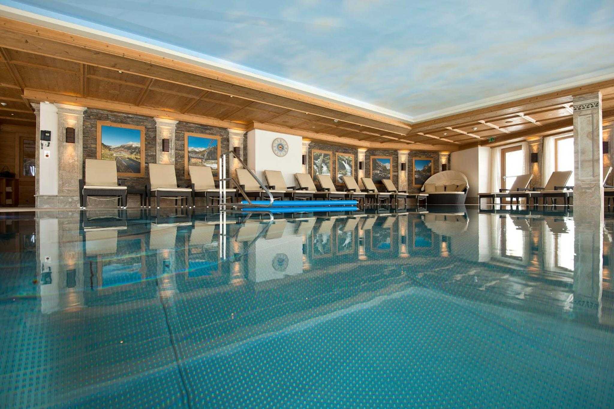 Fluchthorn Wellness Hallenbad2