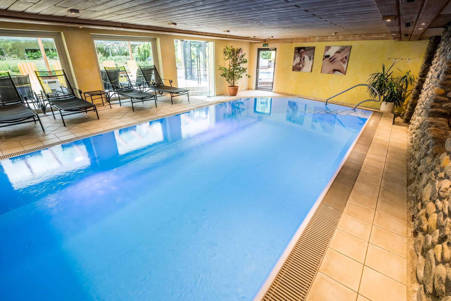Eschenhof Wellness Hallenbad2