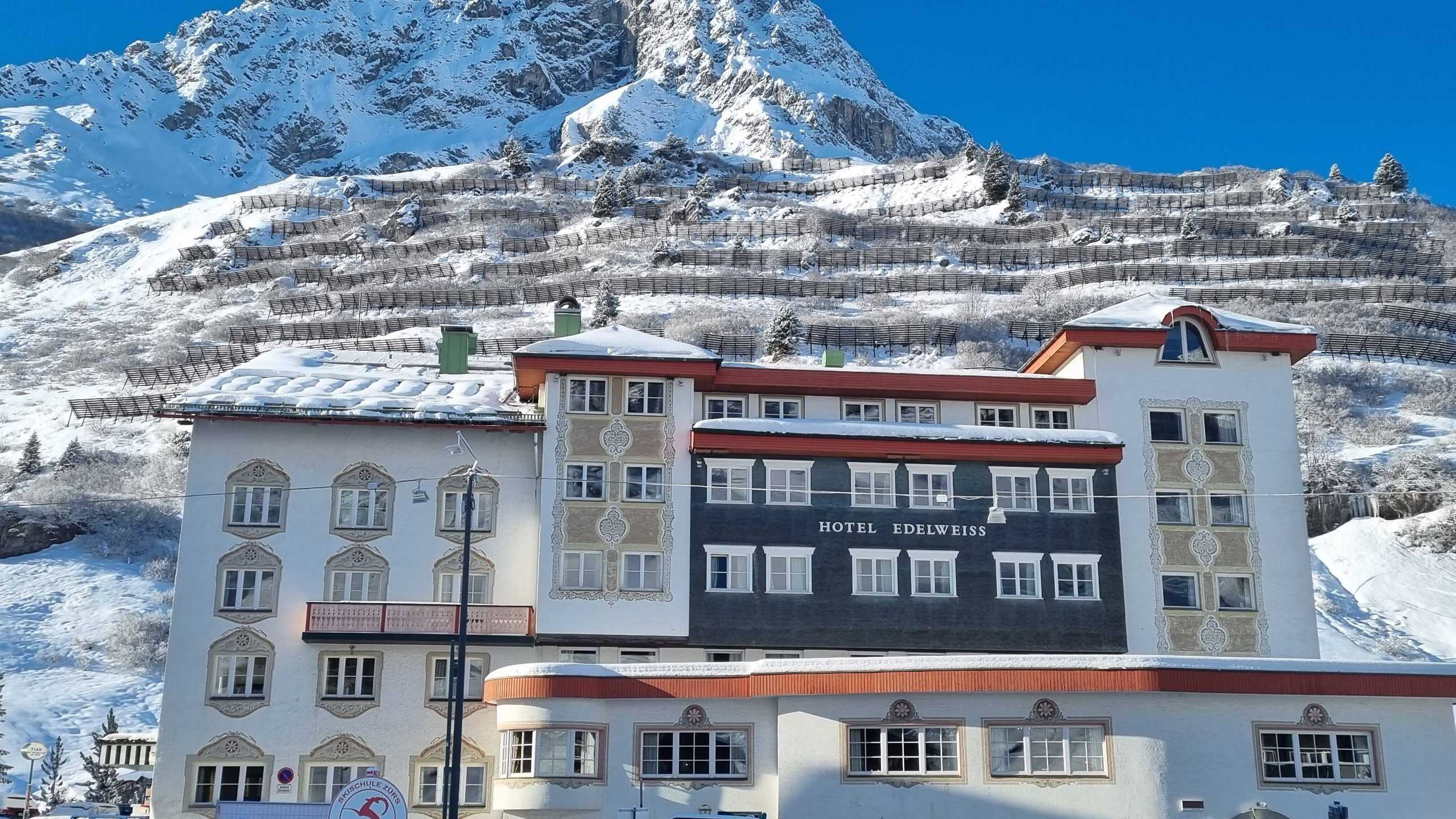 Edelweiss Hotel Winter5