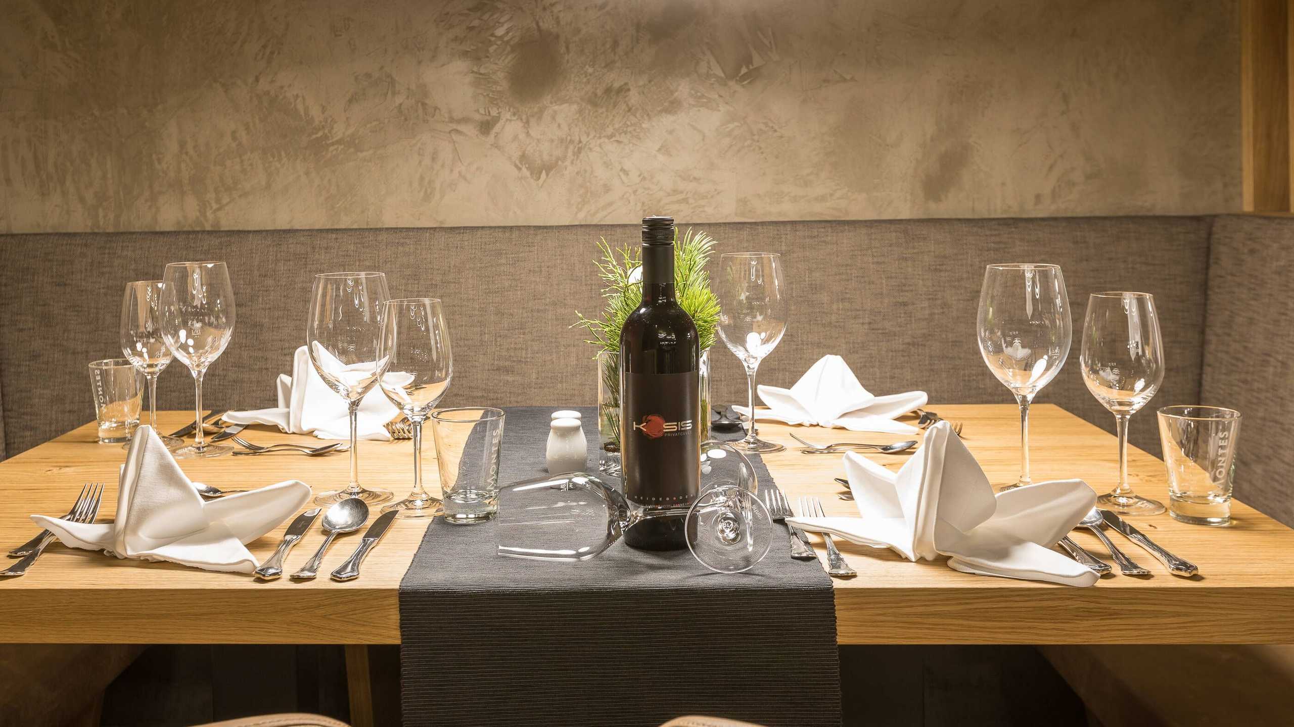 Kosis Restaurant Gedeck2