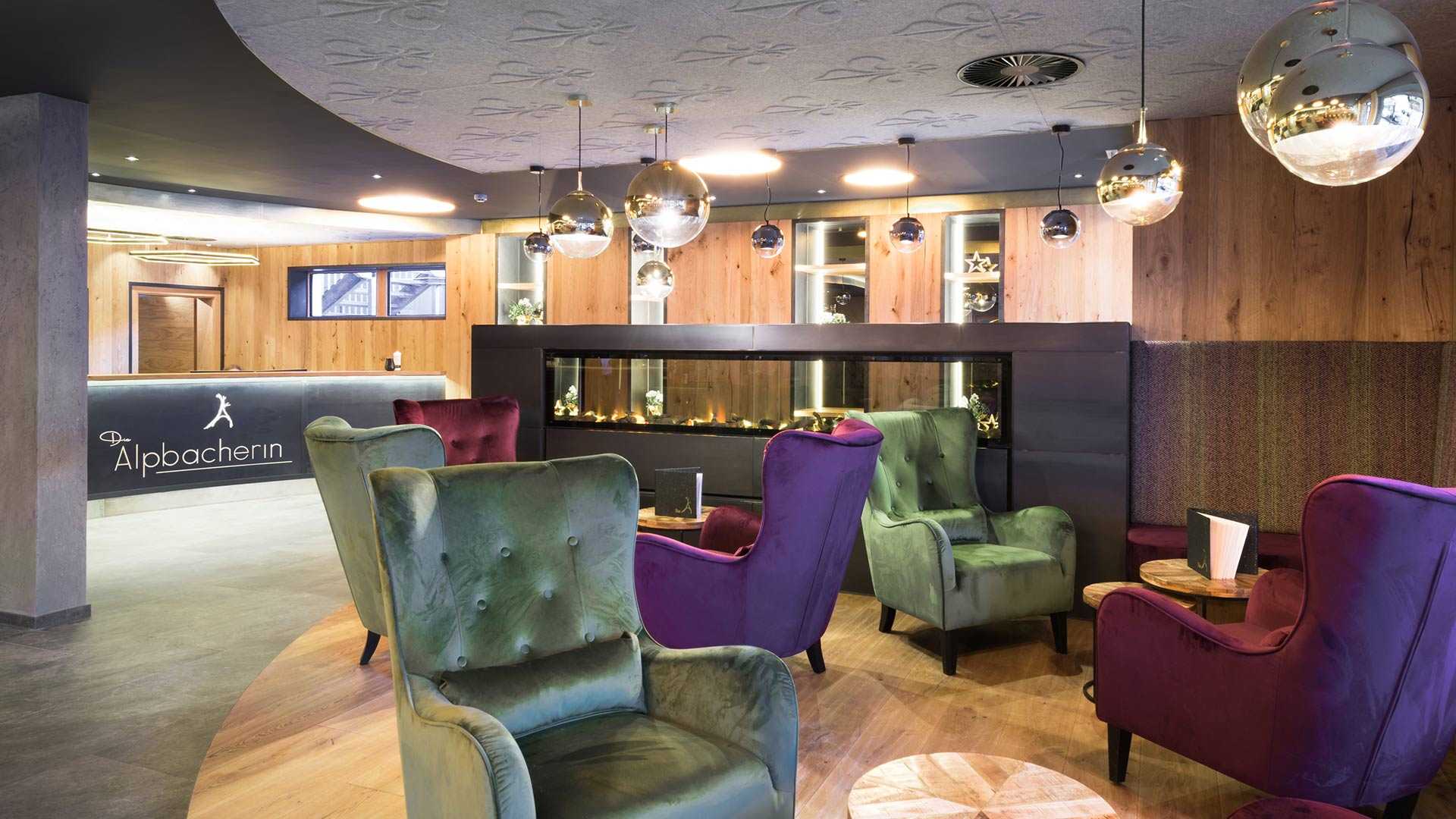Alpbacherin Lobby3