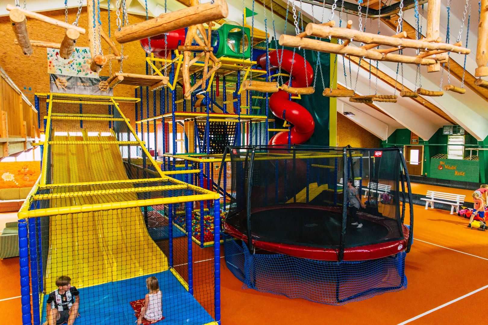 Dorfplatzl Spielhalle2