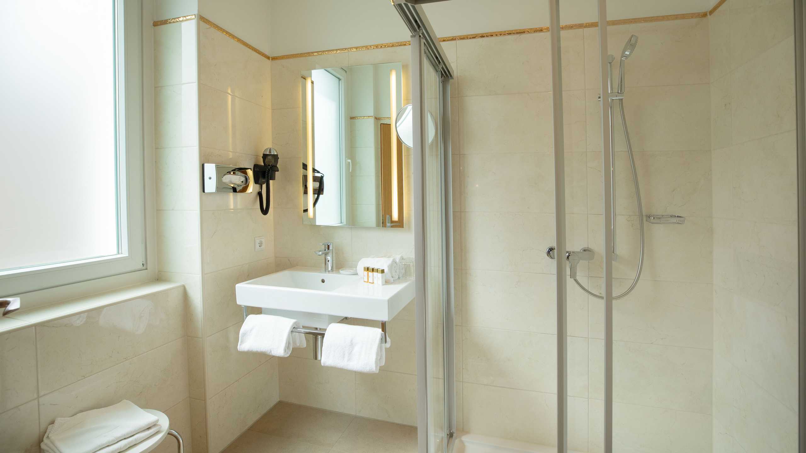 Gollner Zimmer Classic Deluxe Bad