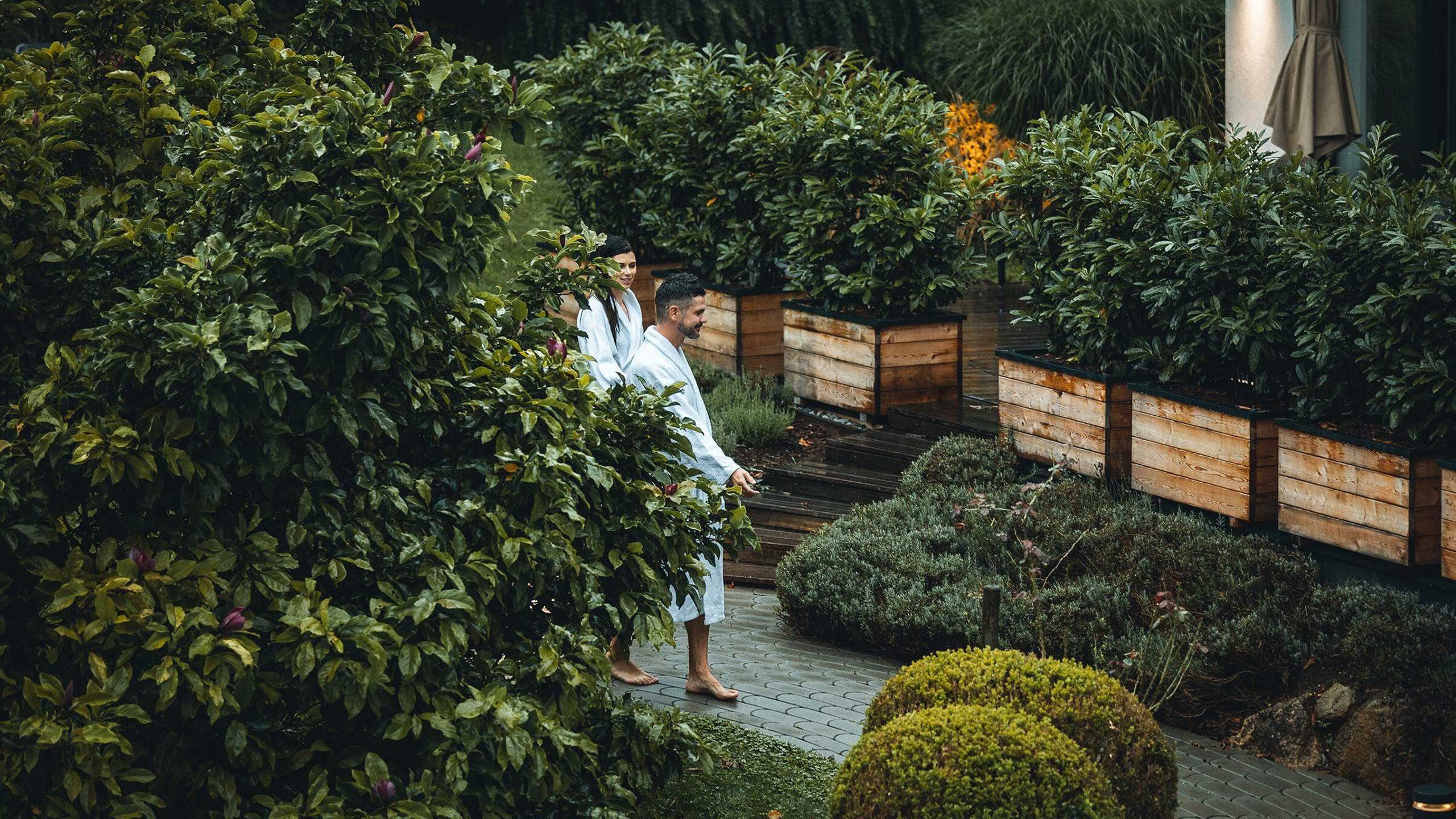 Legestein Garten Paar