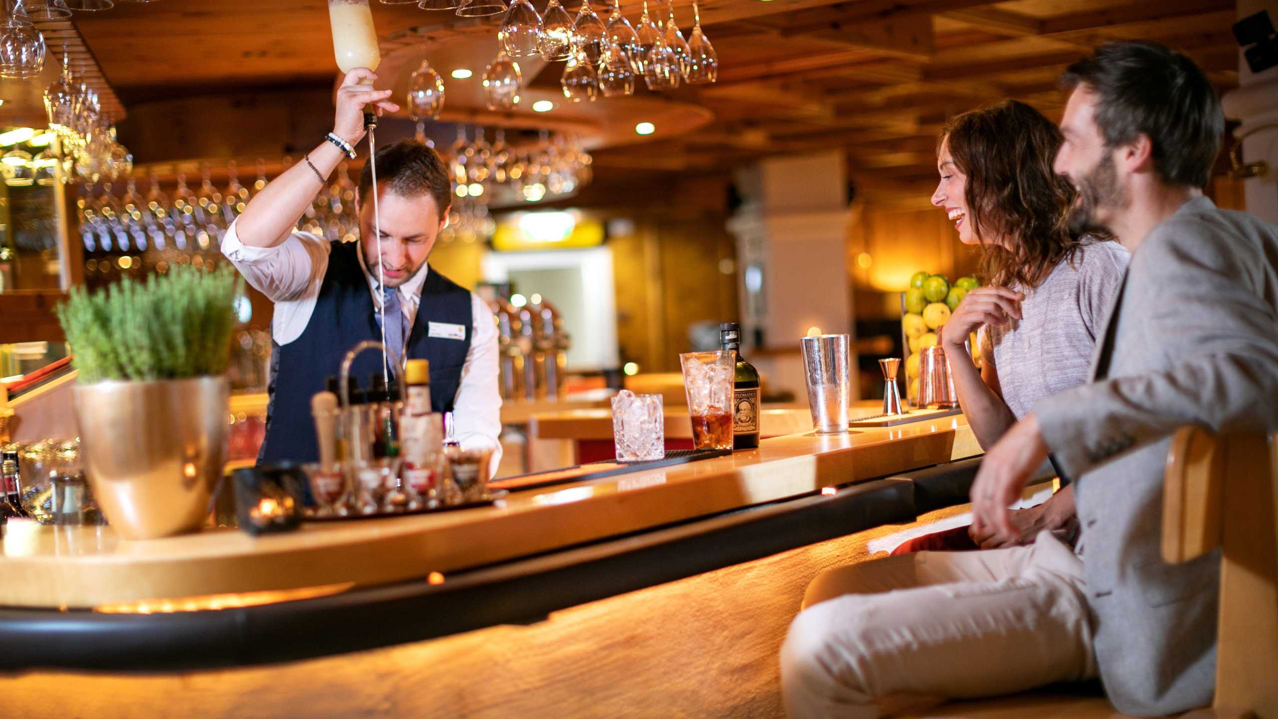 Jufa Saalbach Bar Paar