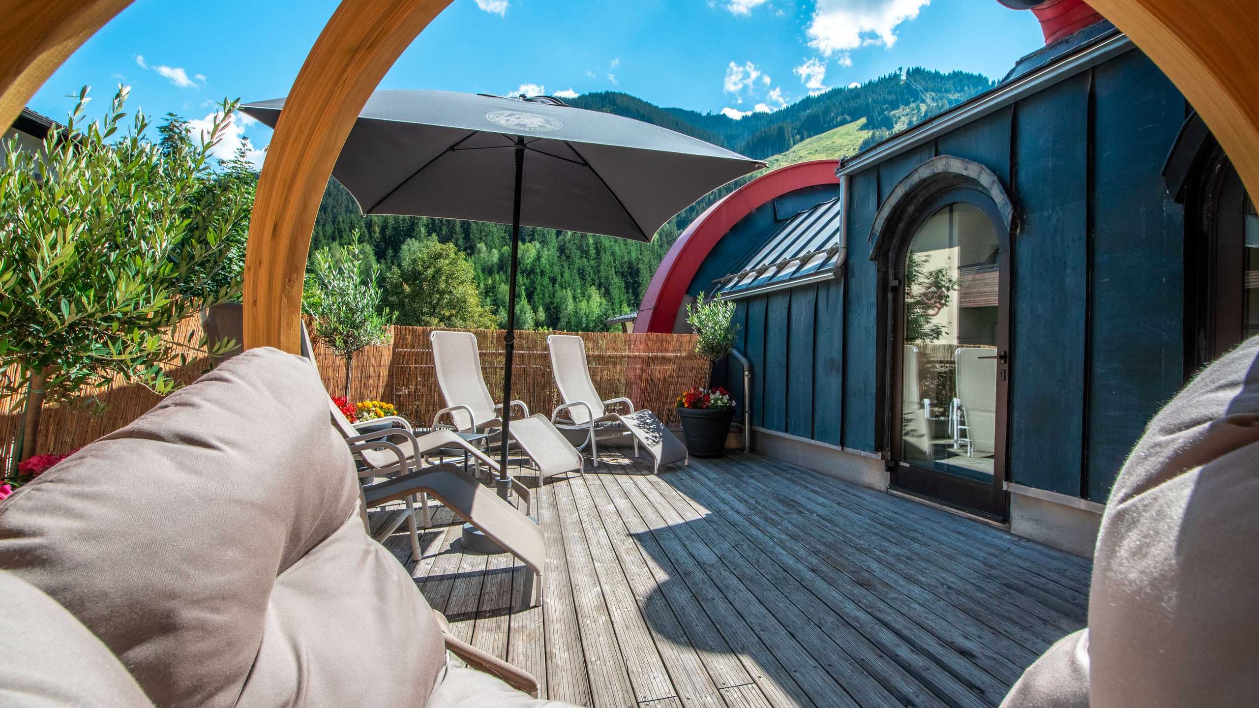 Jufa Saalbach Wellness Terrasse2