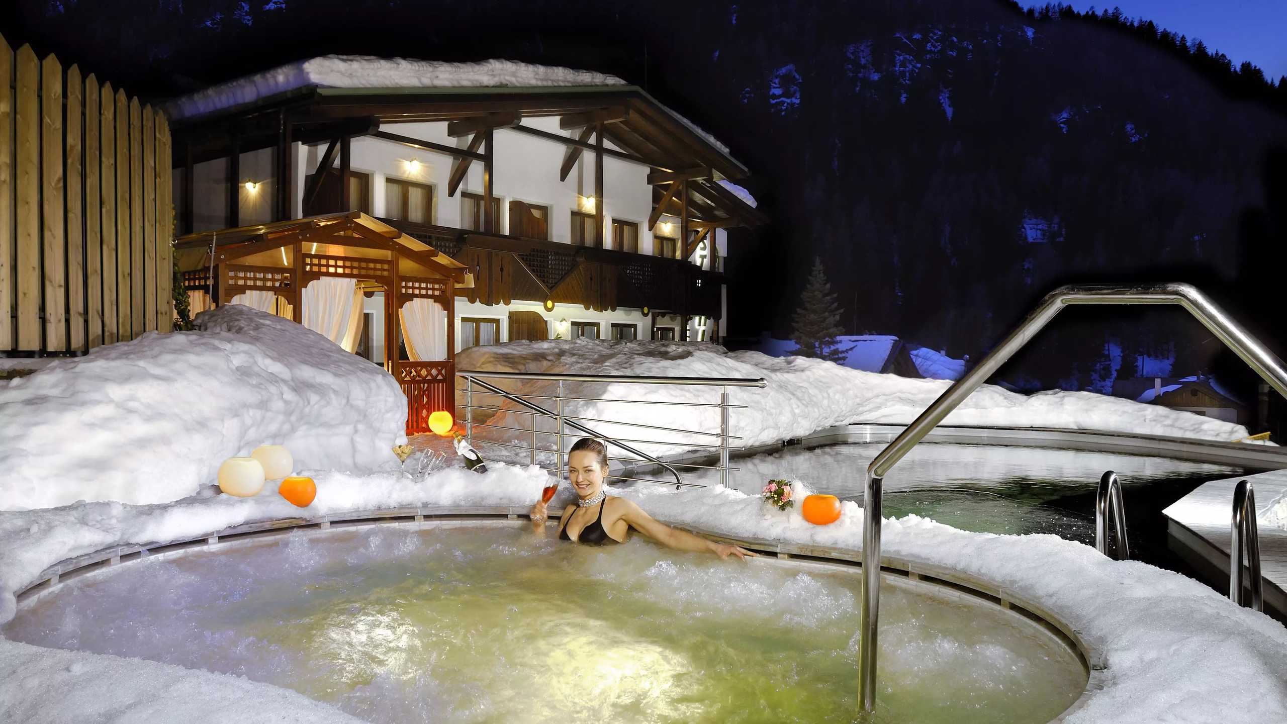 Kristina Wellness Whirlpool Winter