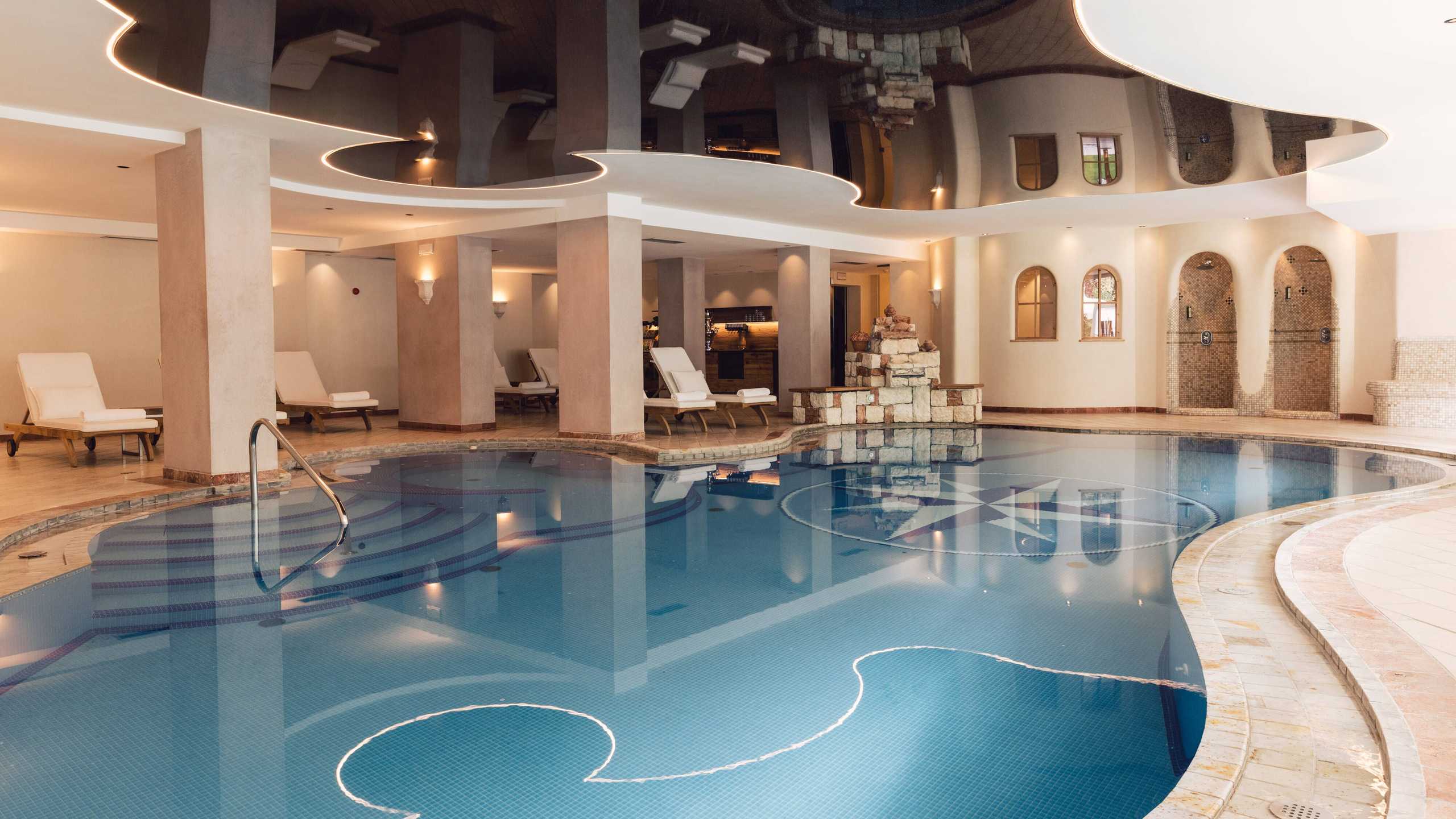 Alpinroyal Wellness Hallenbad3