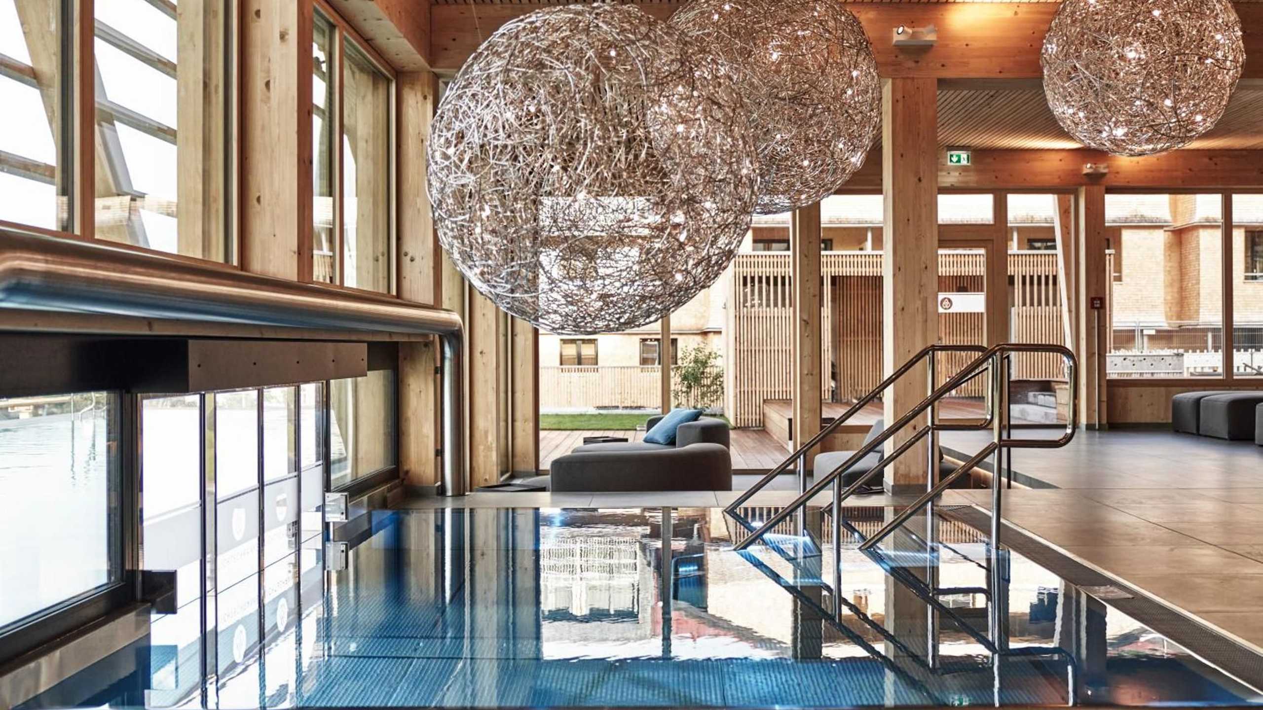 Hubertus Wellness Hallenbad2