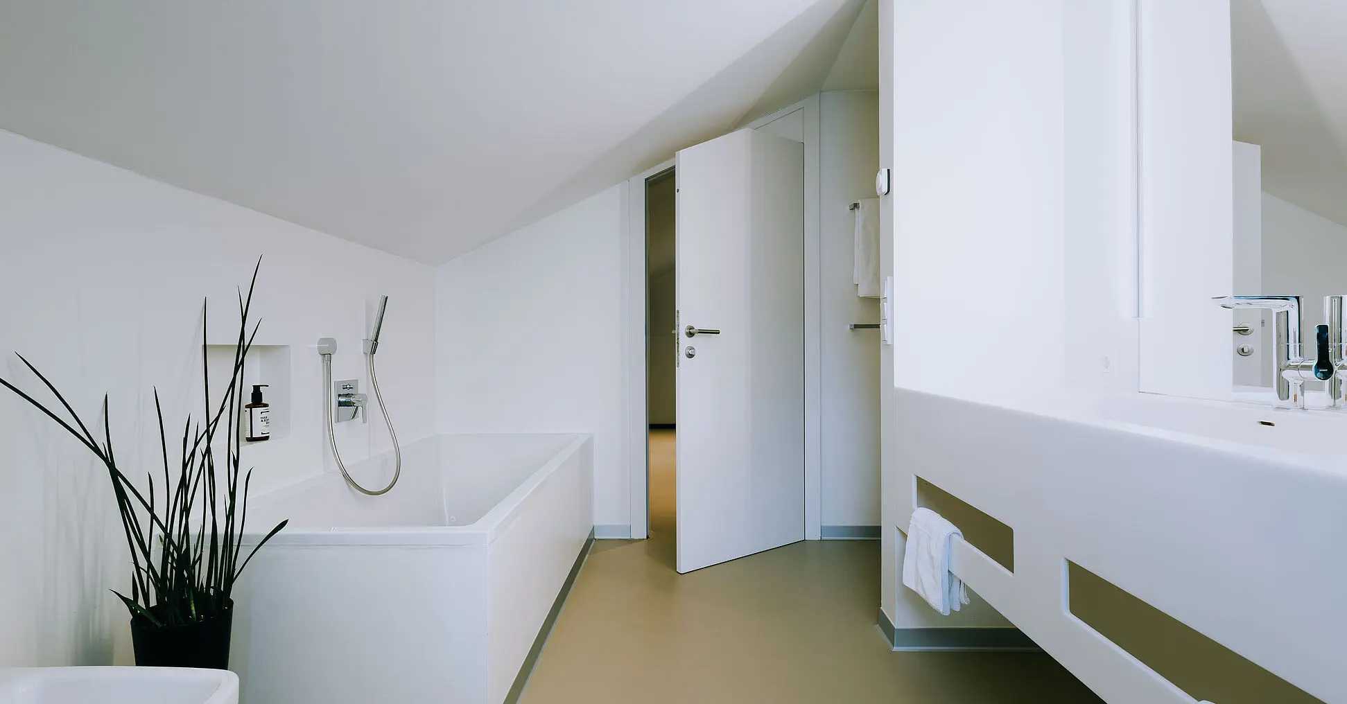 Tanzer Zimmer Loft Bad