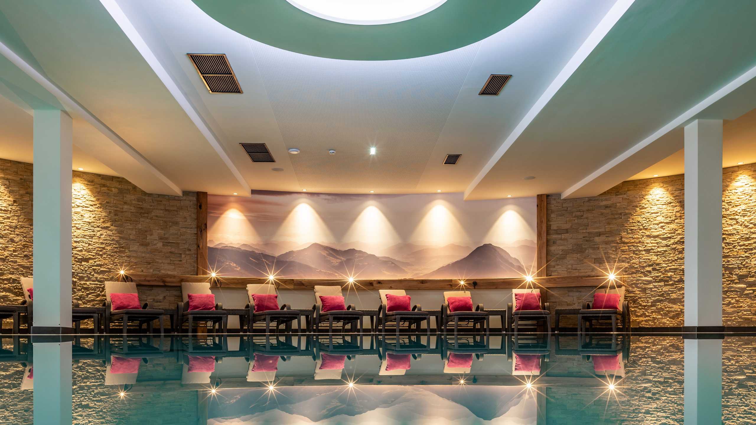 Adapura Wellness Hallenbad4