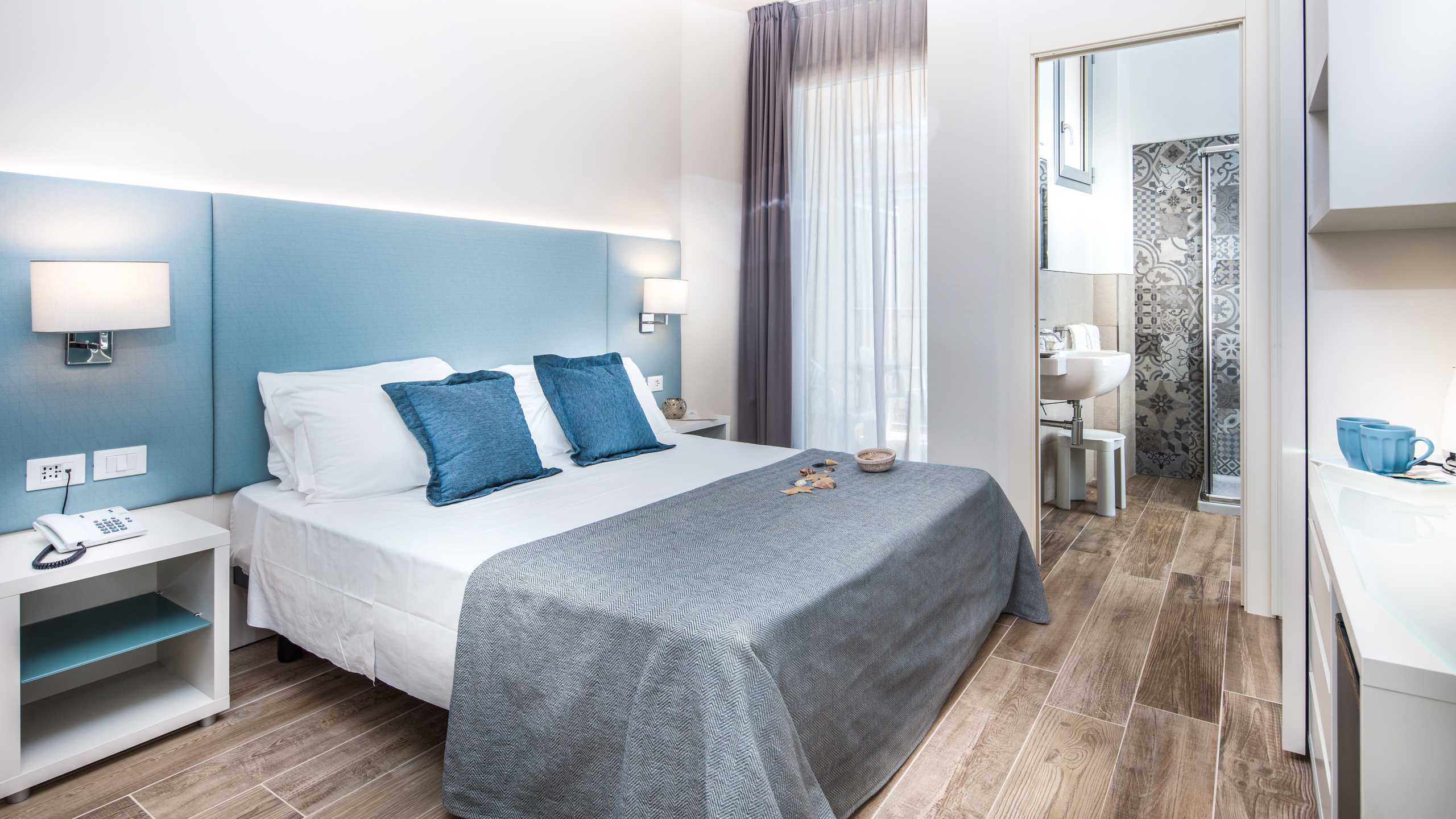 Execlsior Zimmer Marin