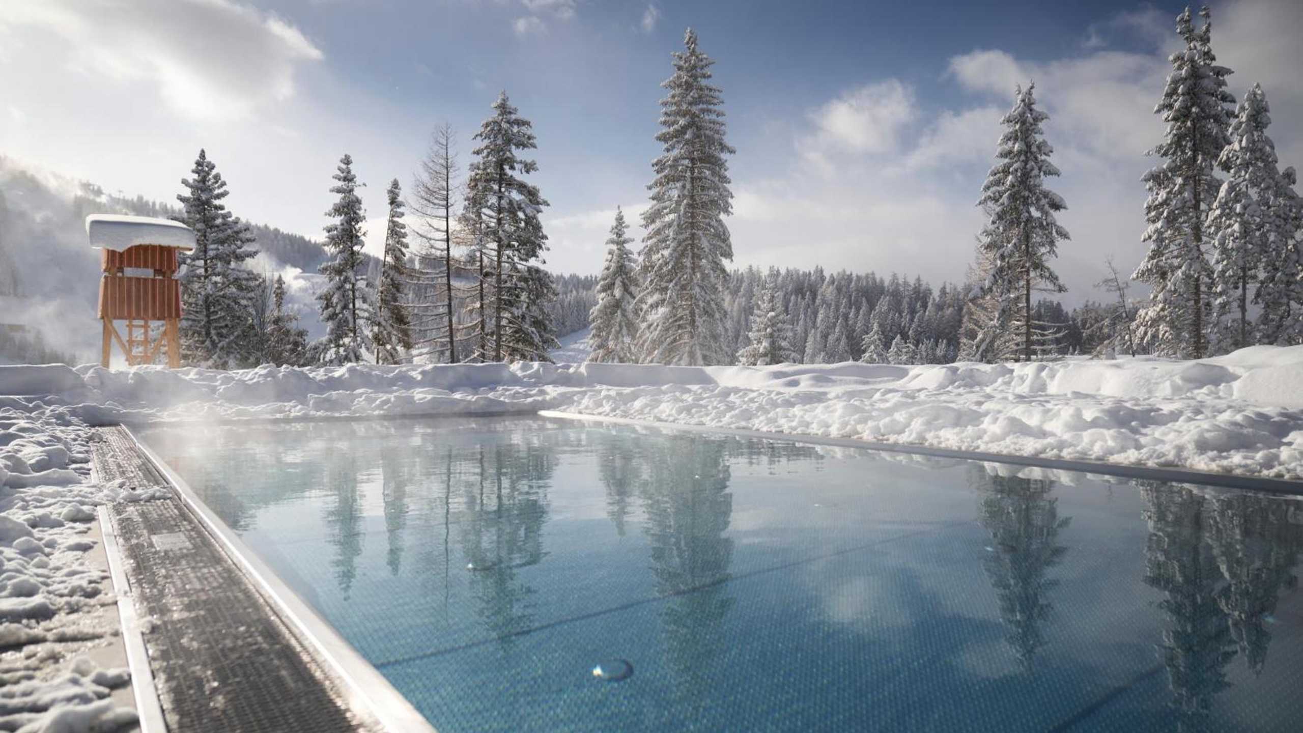 Triforet Pool Winter