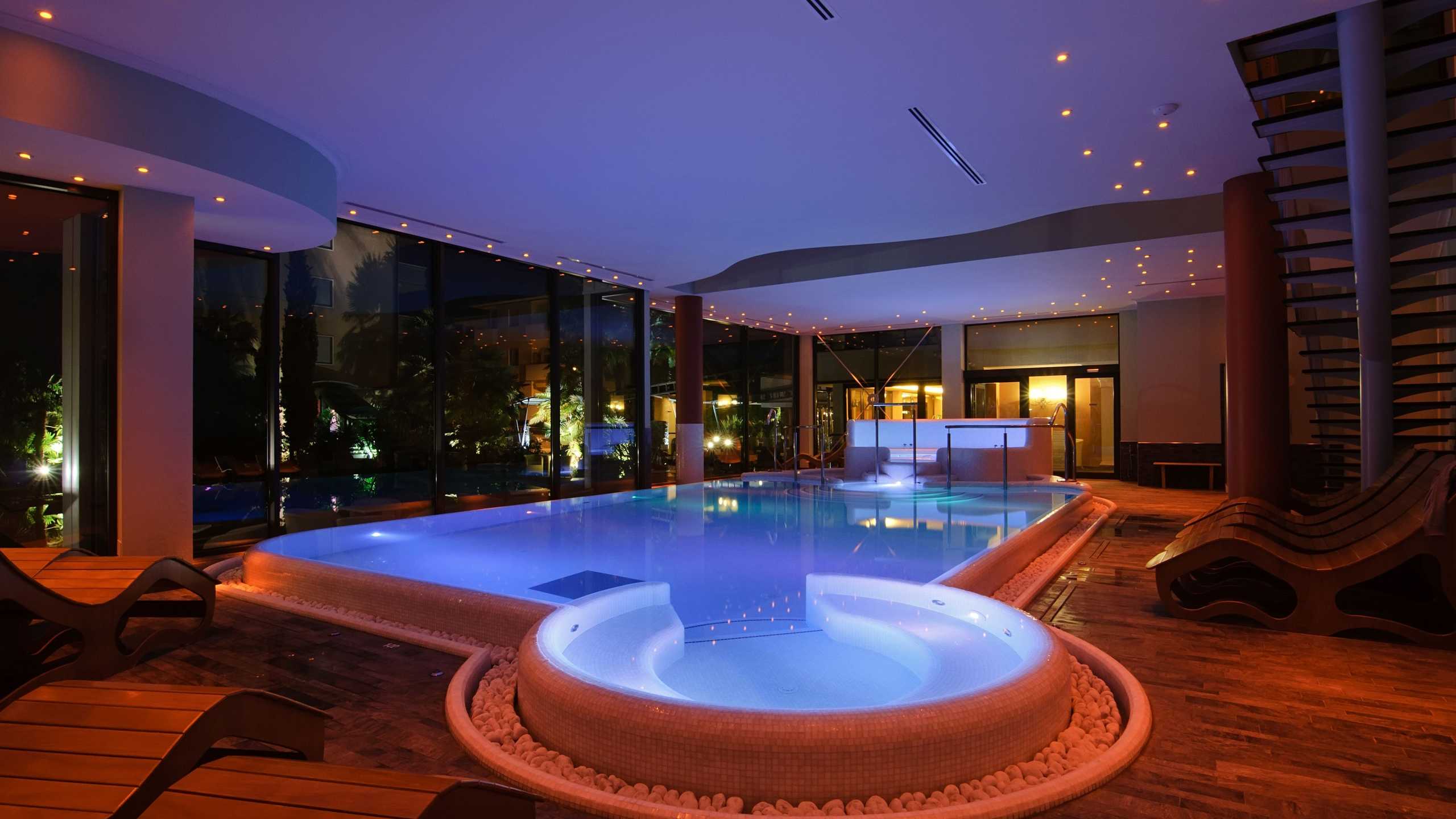 Villanicolli Wellness Hallenbad2