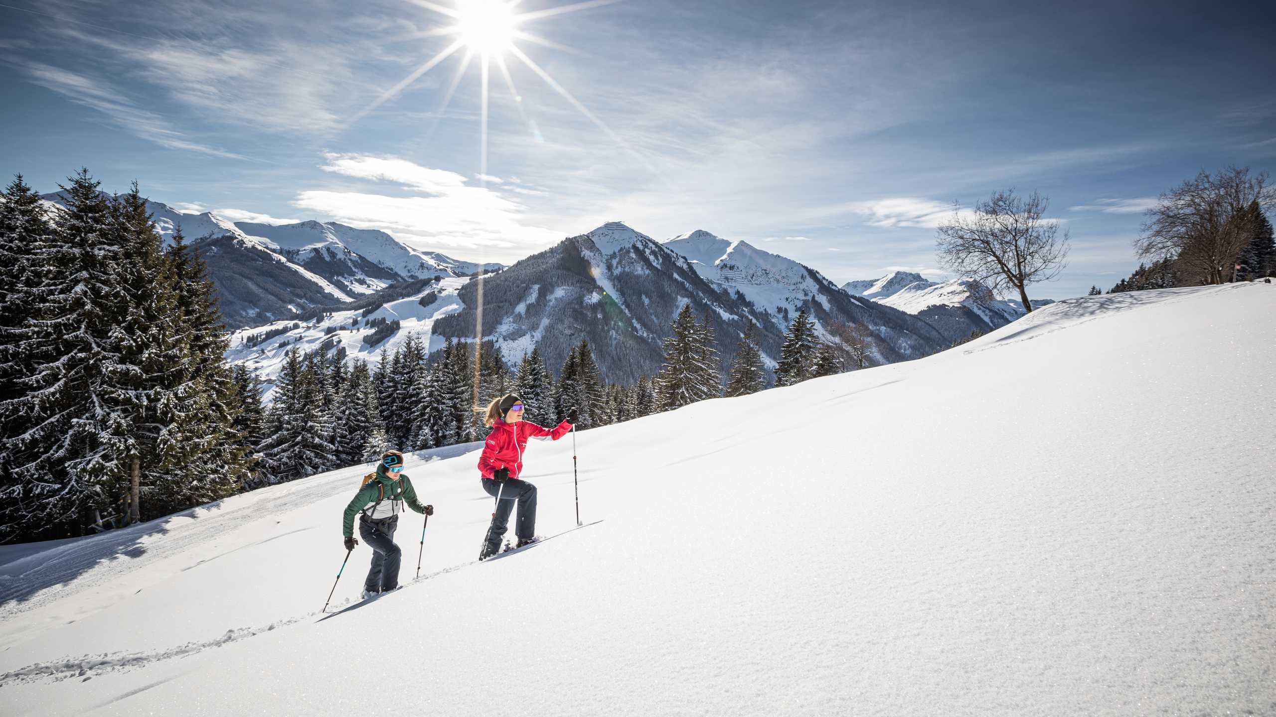 Saalbach Hinterglemm Scheeschuh Und Wandern