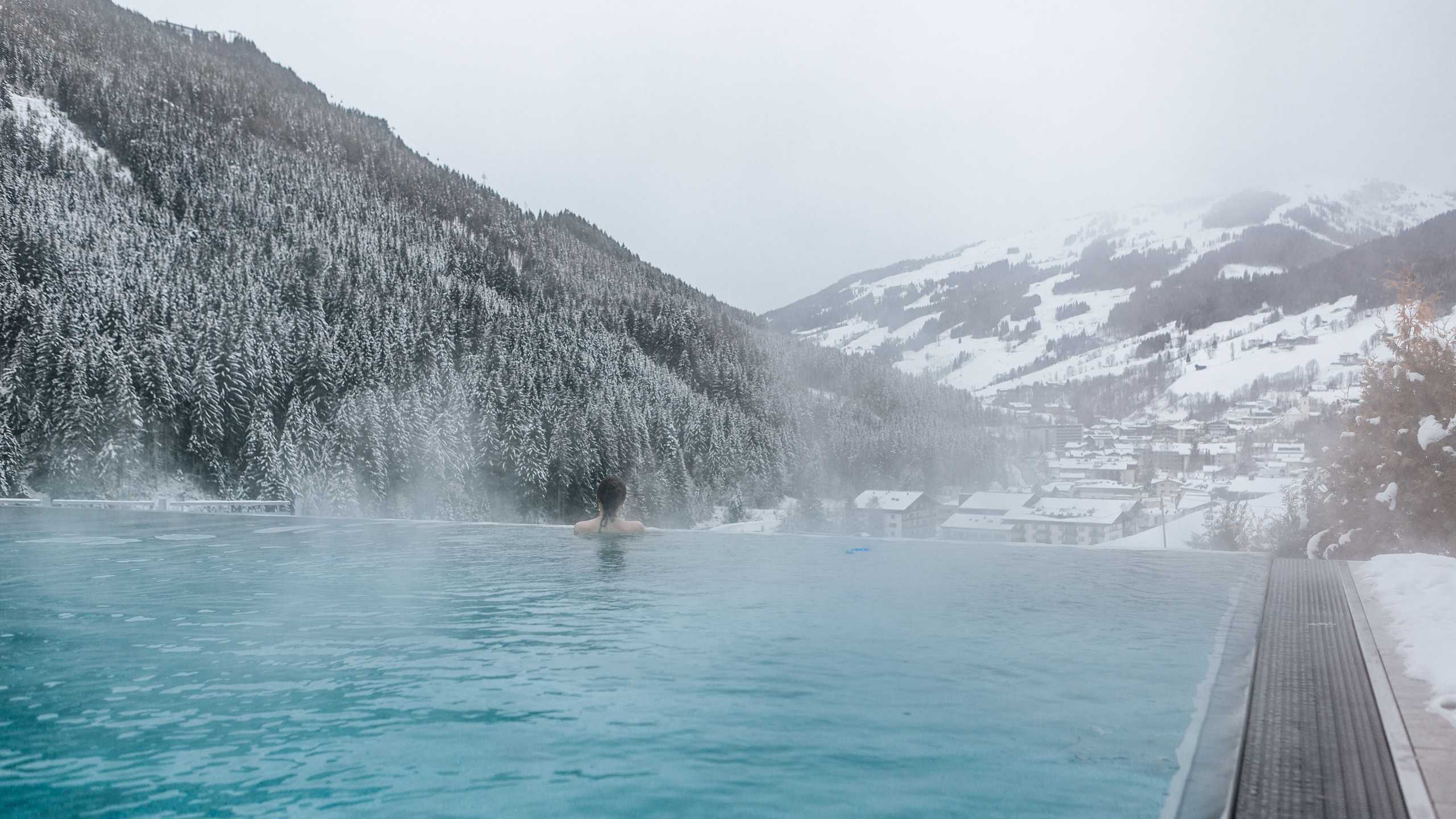 Thurnerhof Pool Winter