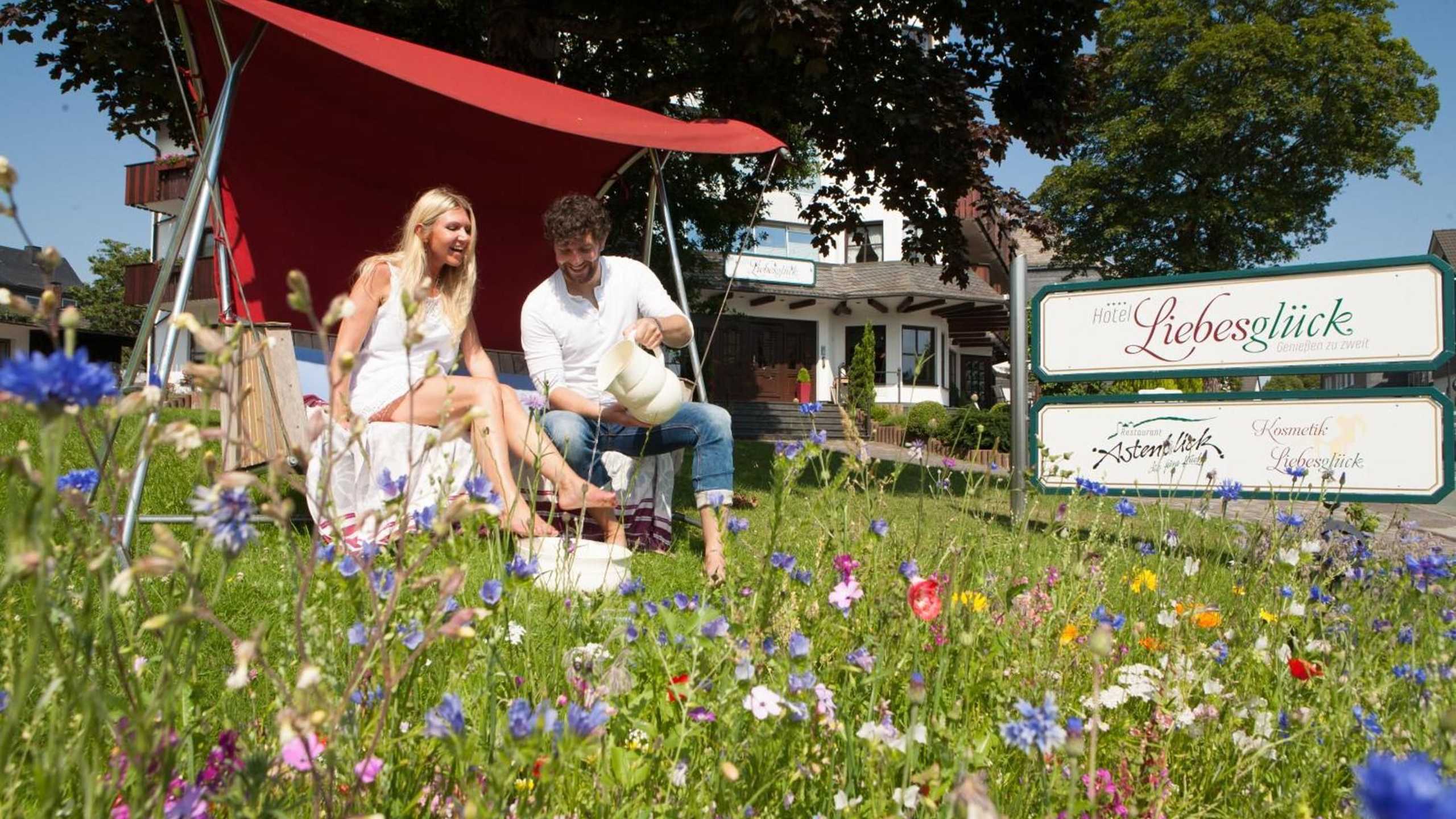 Liebesglueck Garten Paar2