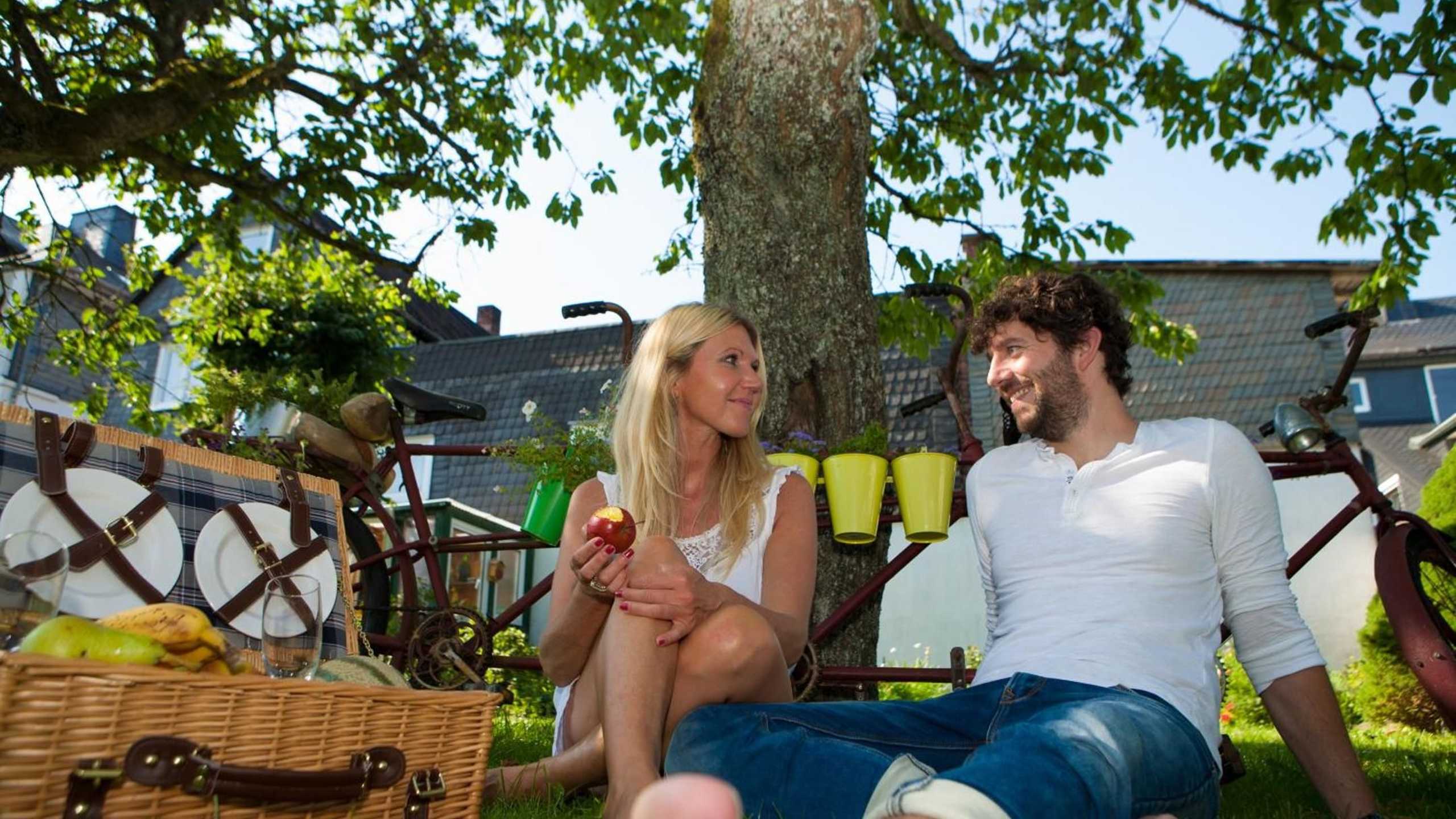 Liebesglueck Garten Paar3