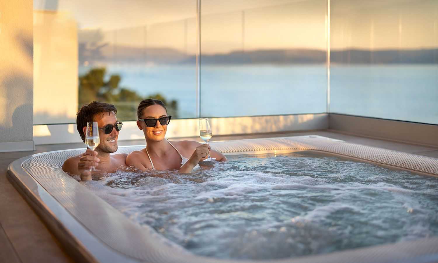 Aminess Wellness Whirlpool Paar