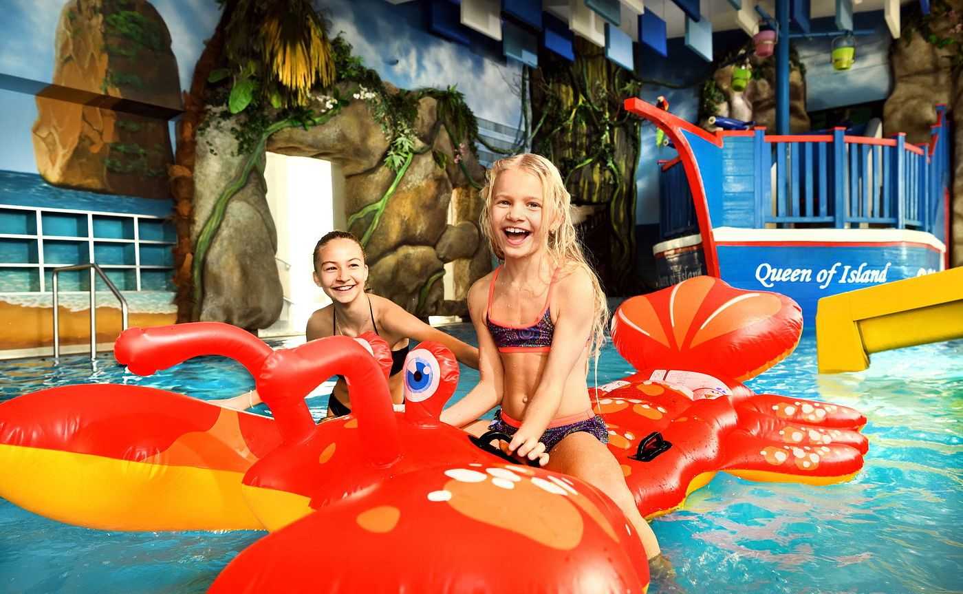 Aquacity Seasons Wellness Hallenbad Kinder2