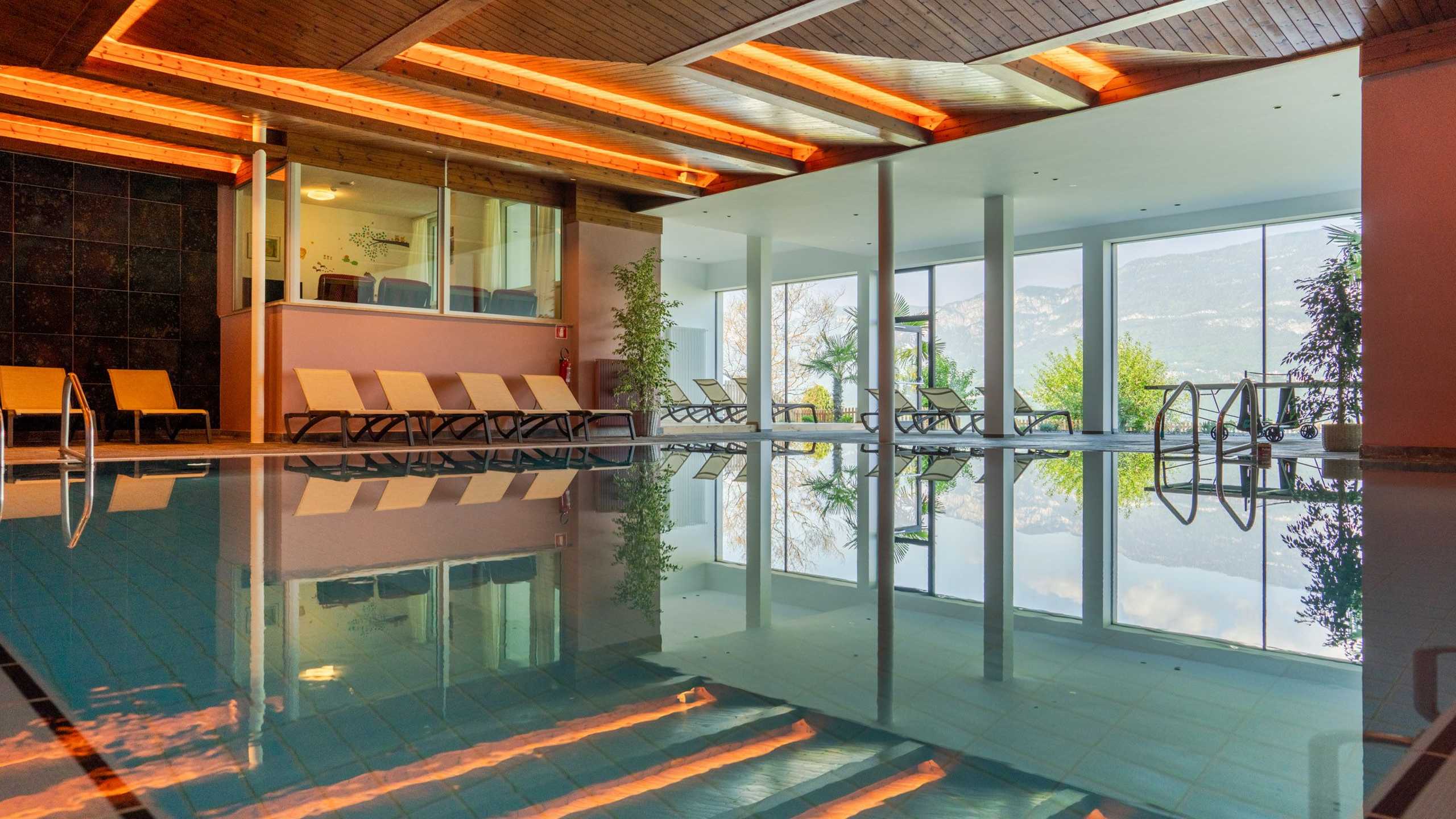 Tenz Wellness Hallenbad