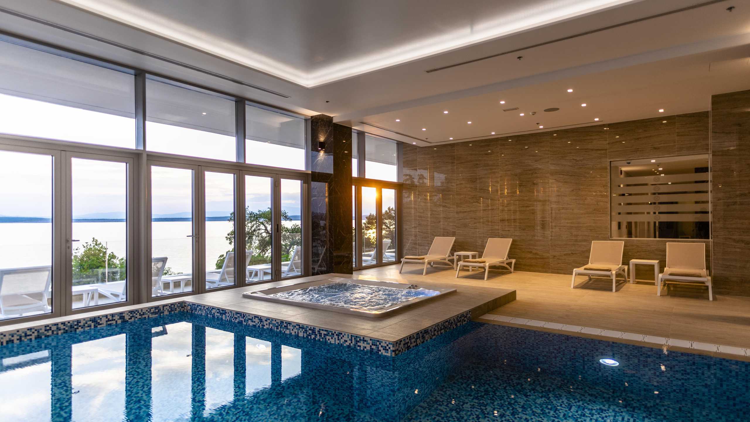 Miramare Wellness Hallenbad3