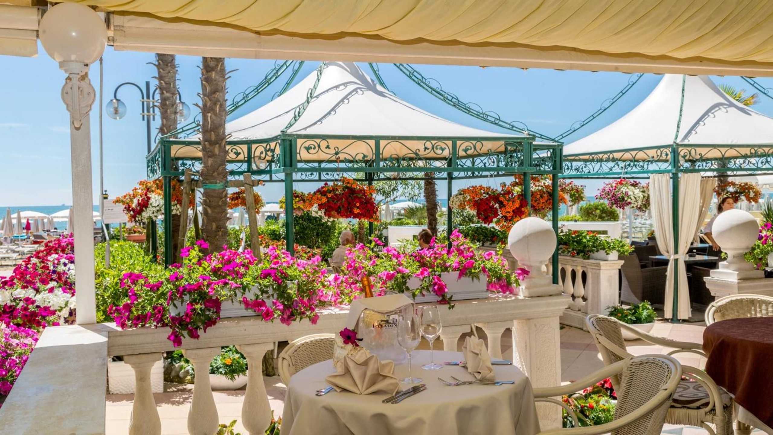 Luxorecairo Restaurant Terrasse2