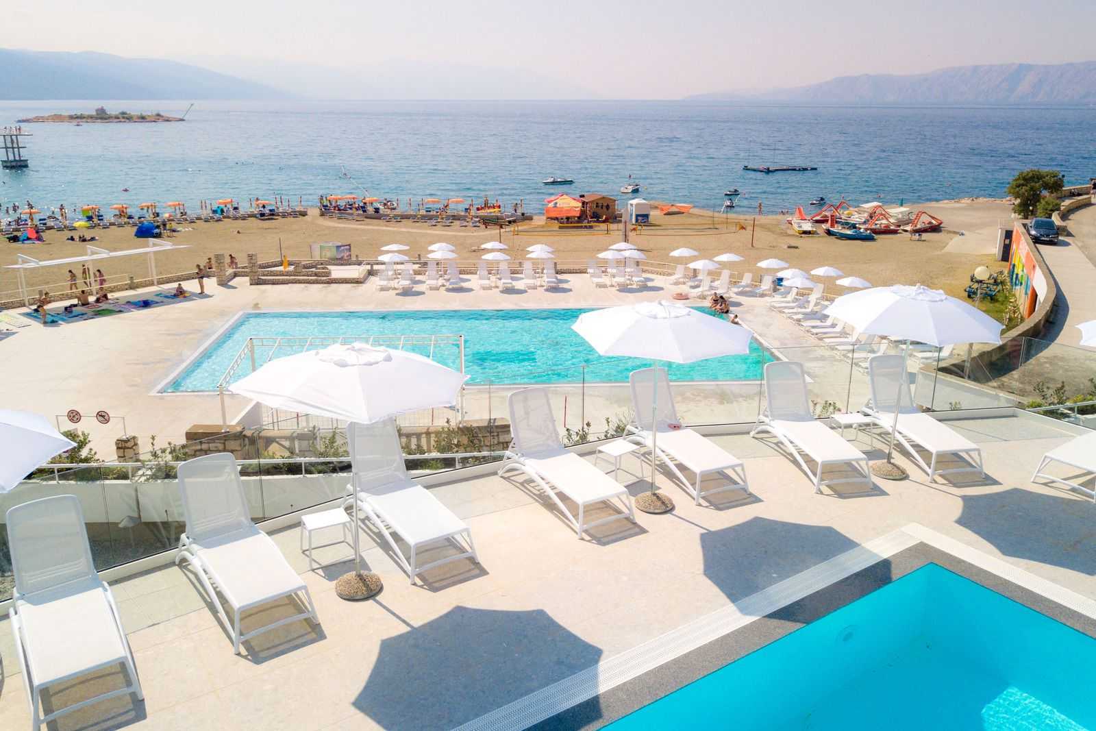 Aminess Lisanj Pool3