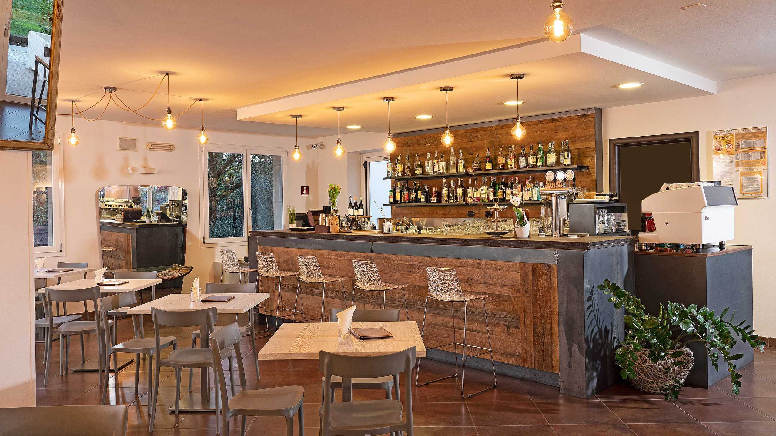 Splendid Bar2