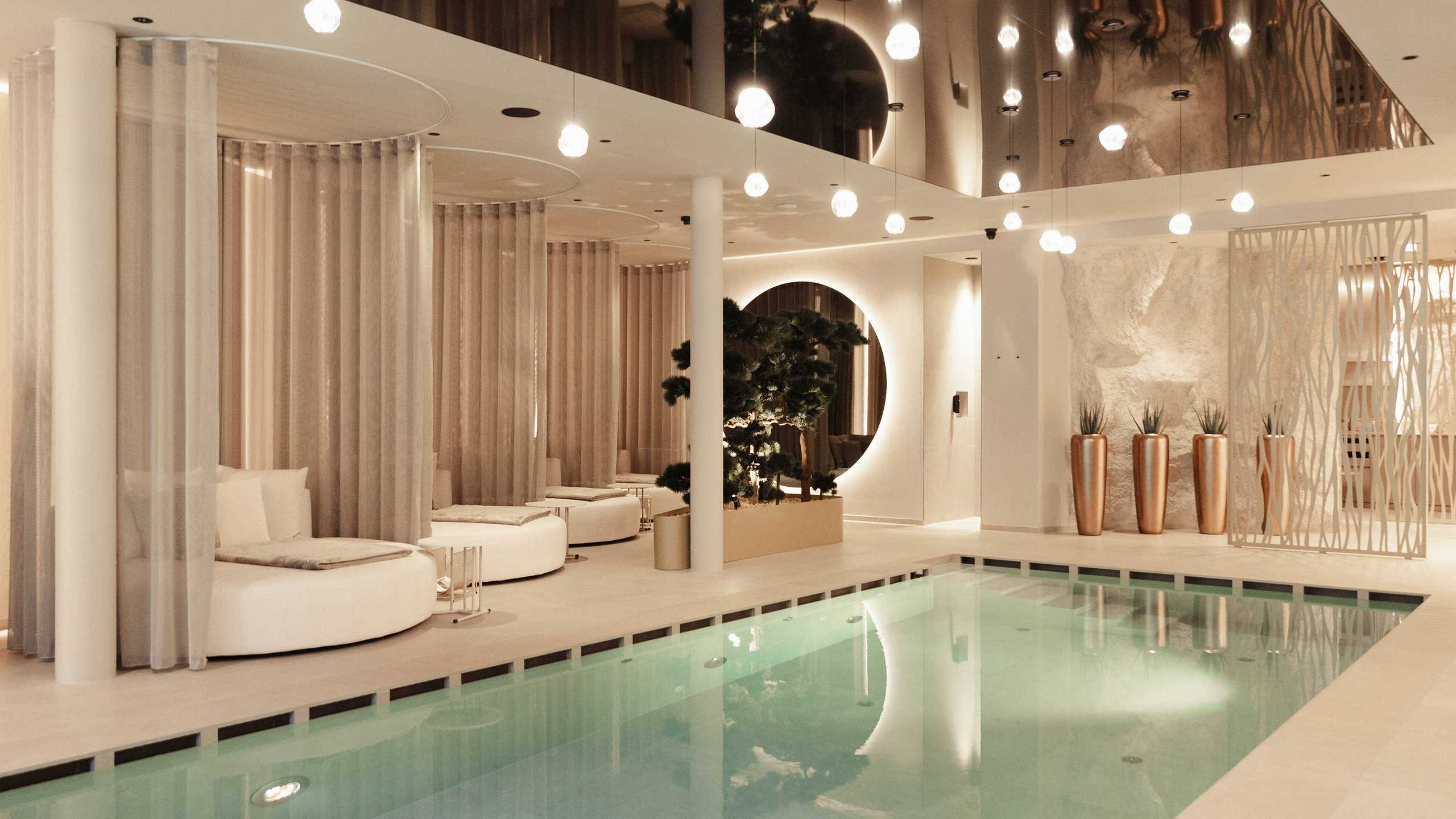Mountainmoments Wellness Hallenbad2