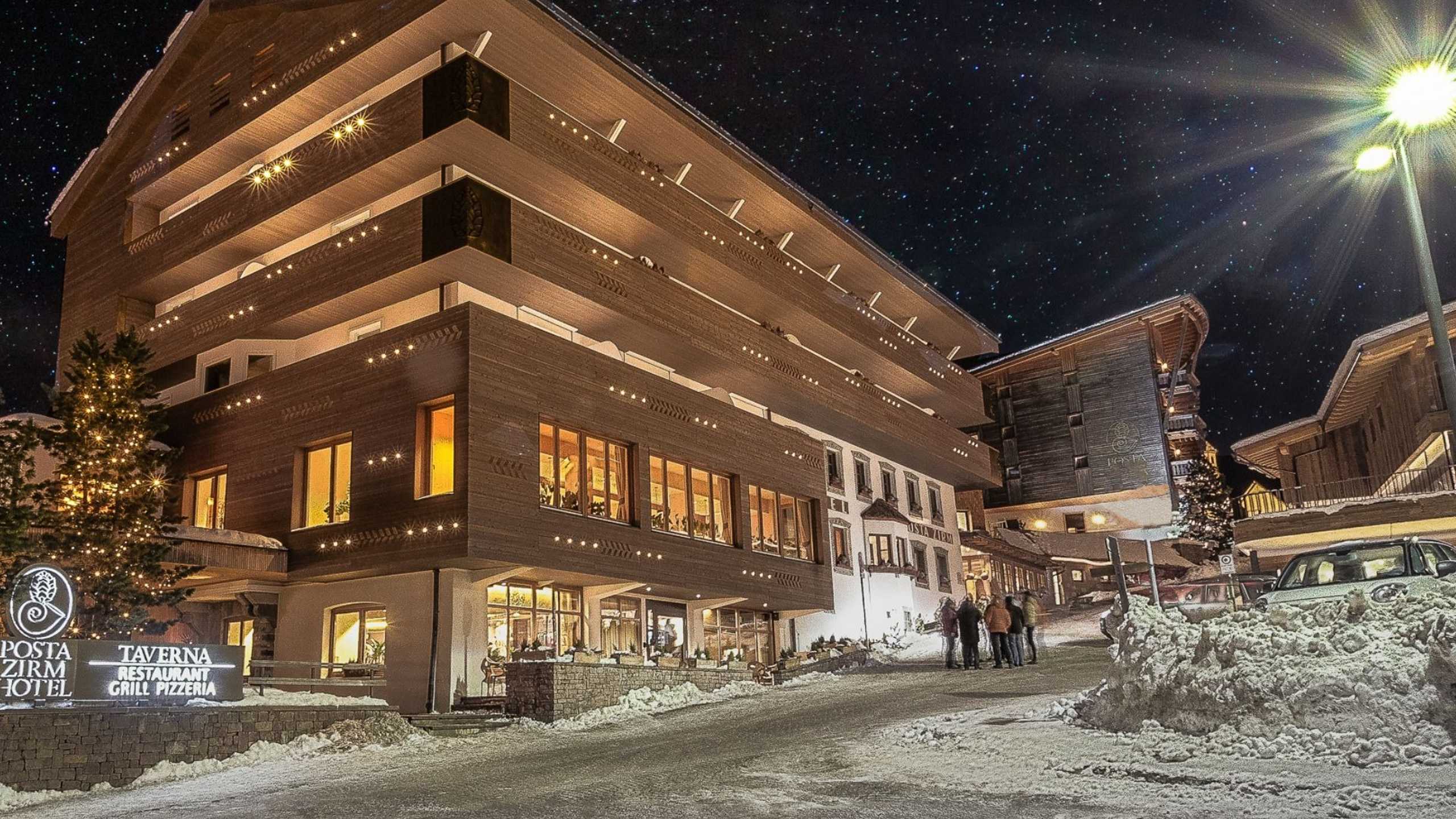 Zirm Hotel Winter Abend