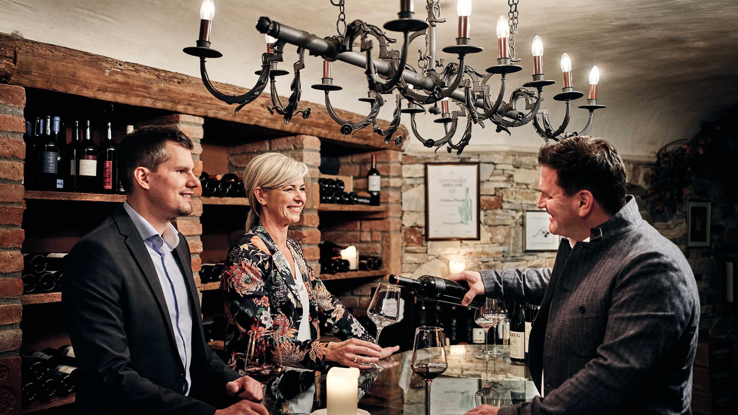 Pichlmayrgut Weinkeller Paar