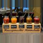 Schwarzalm Fruehstuecksbuffet Marmelade